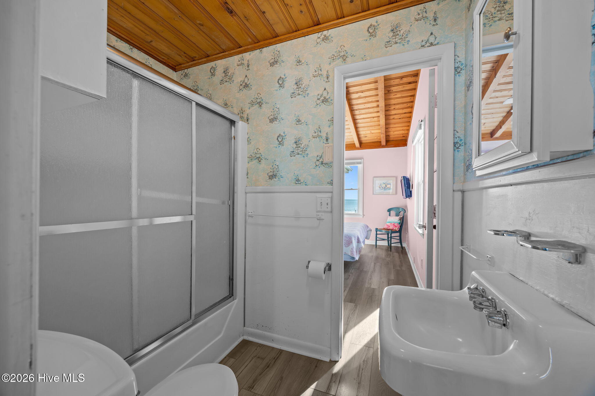 100550375 | Photo 37