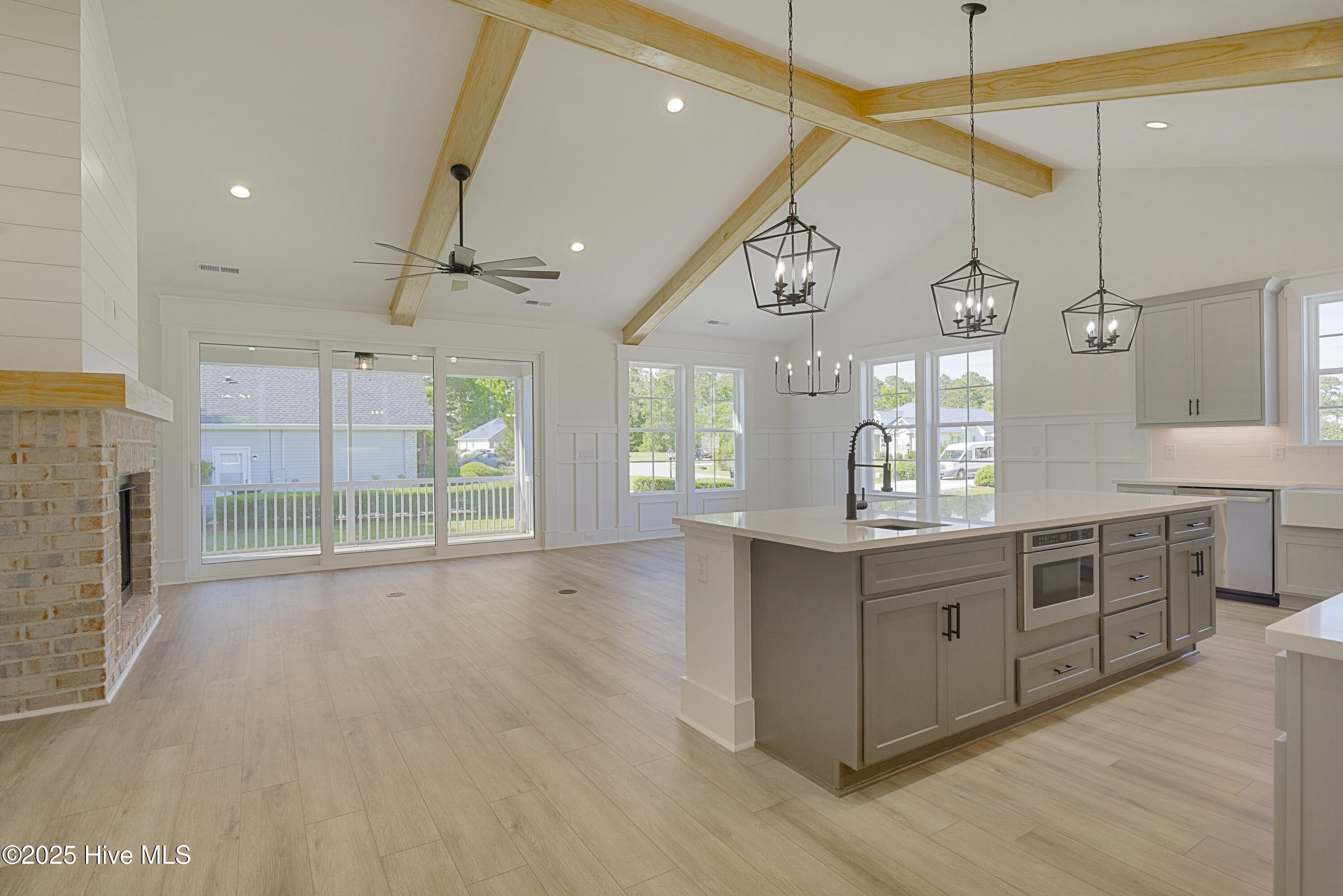 100541947 | Photo 19