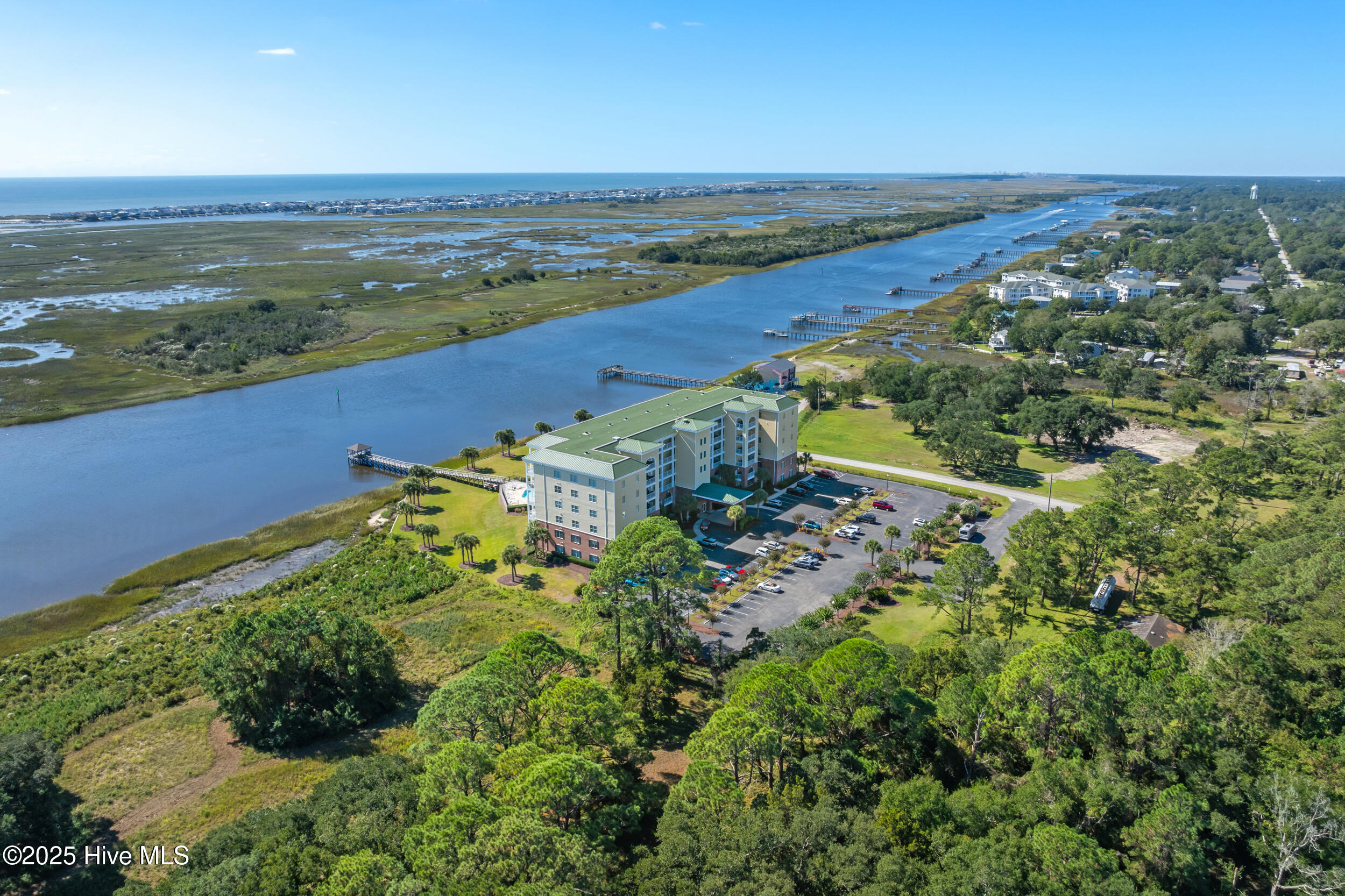 100537007 | Photo 34