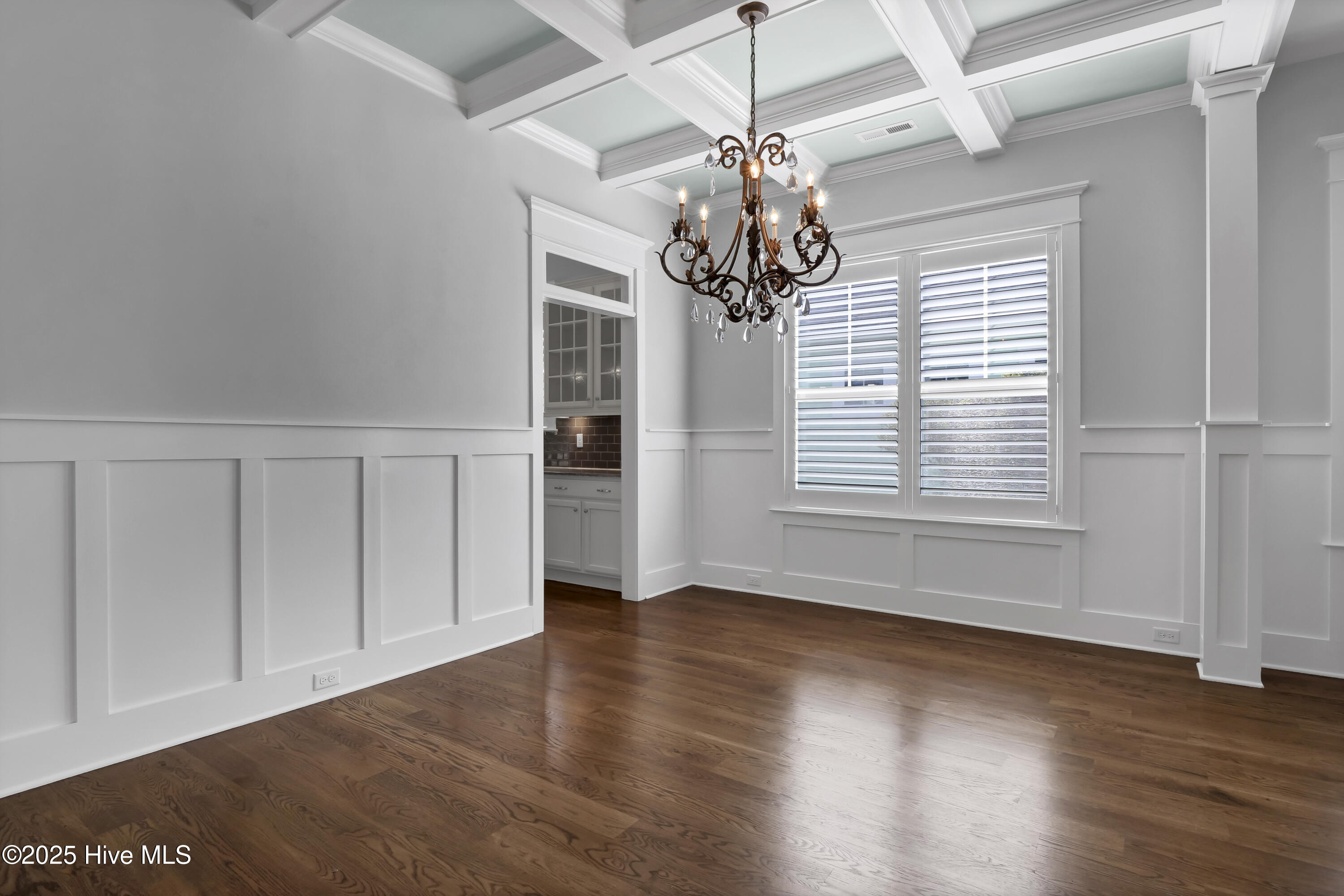 100537444 | Photo 16