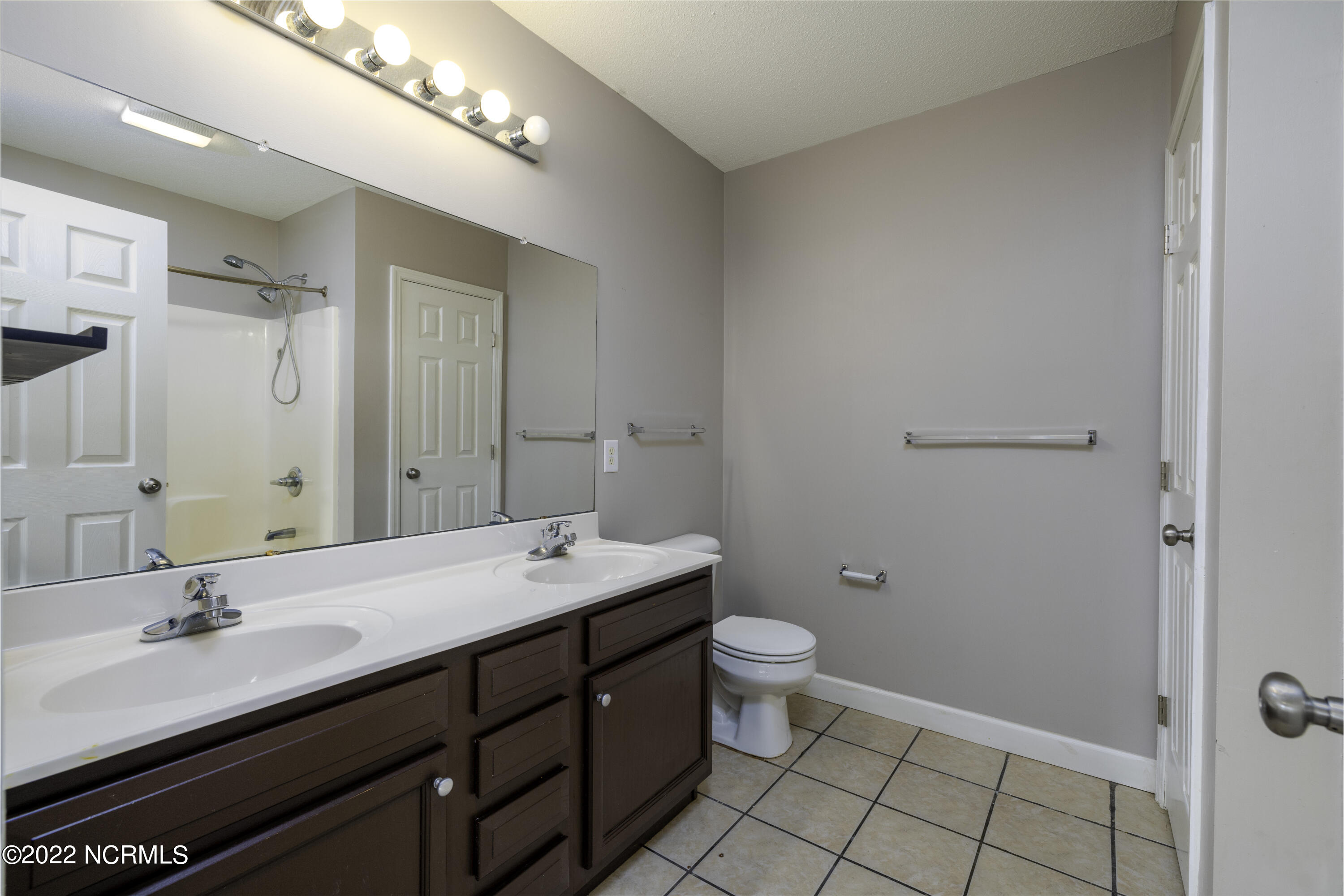 100568237 | Photo 10