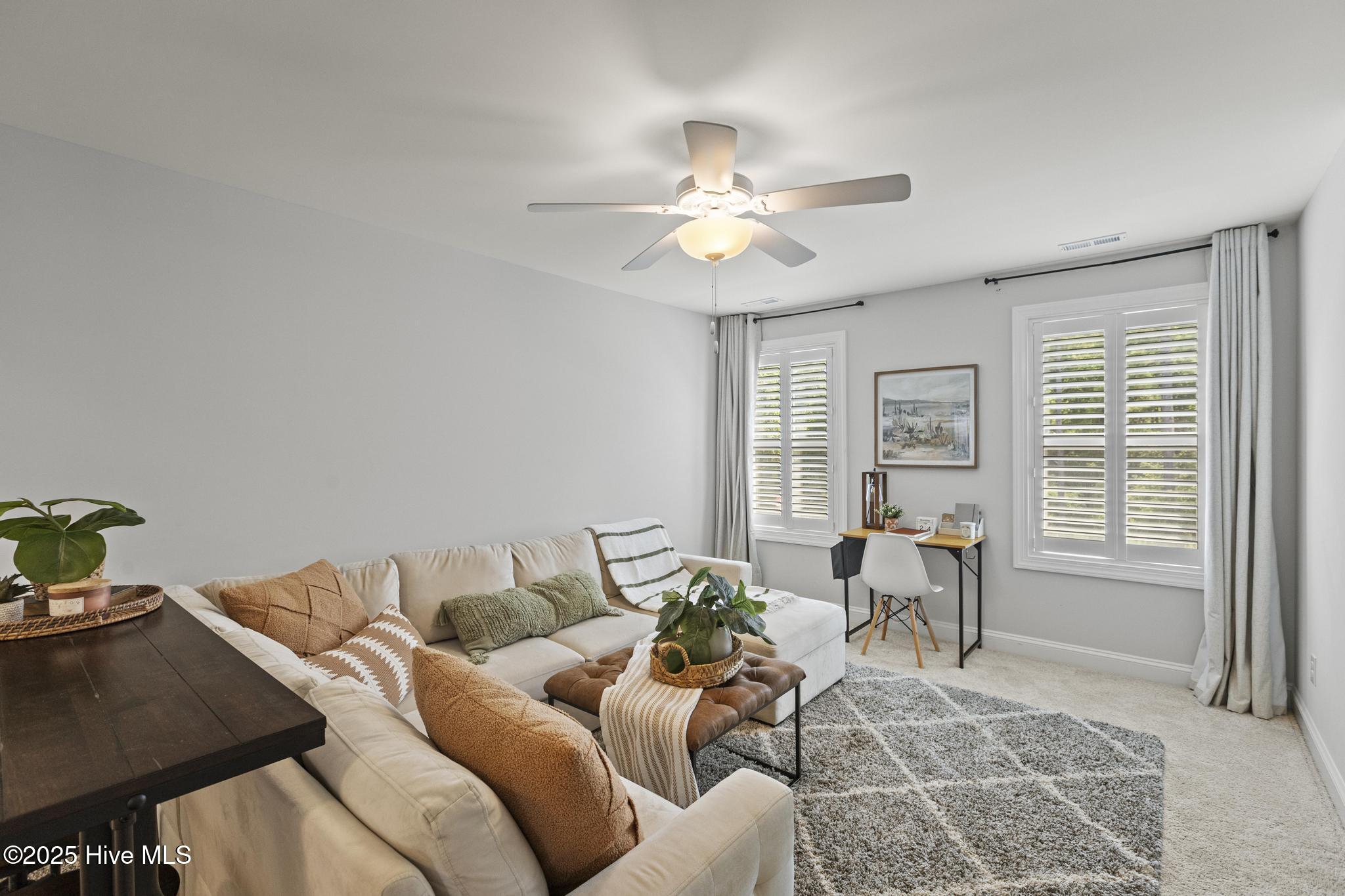 100516290 | Photo 36