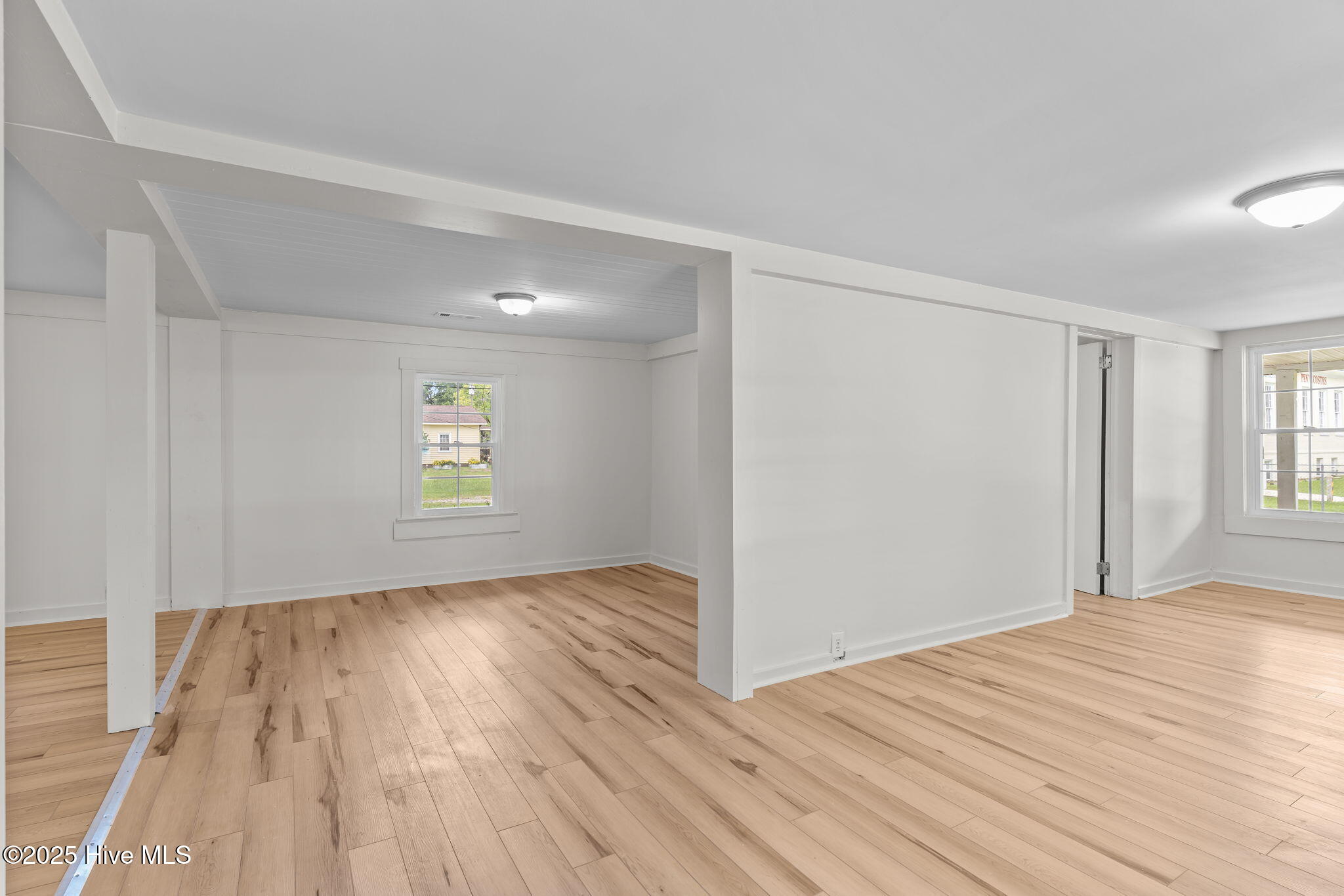 100556871 | Photo 23