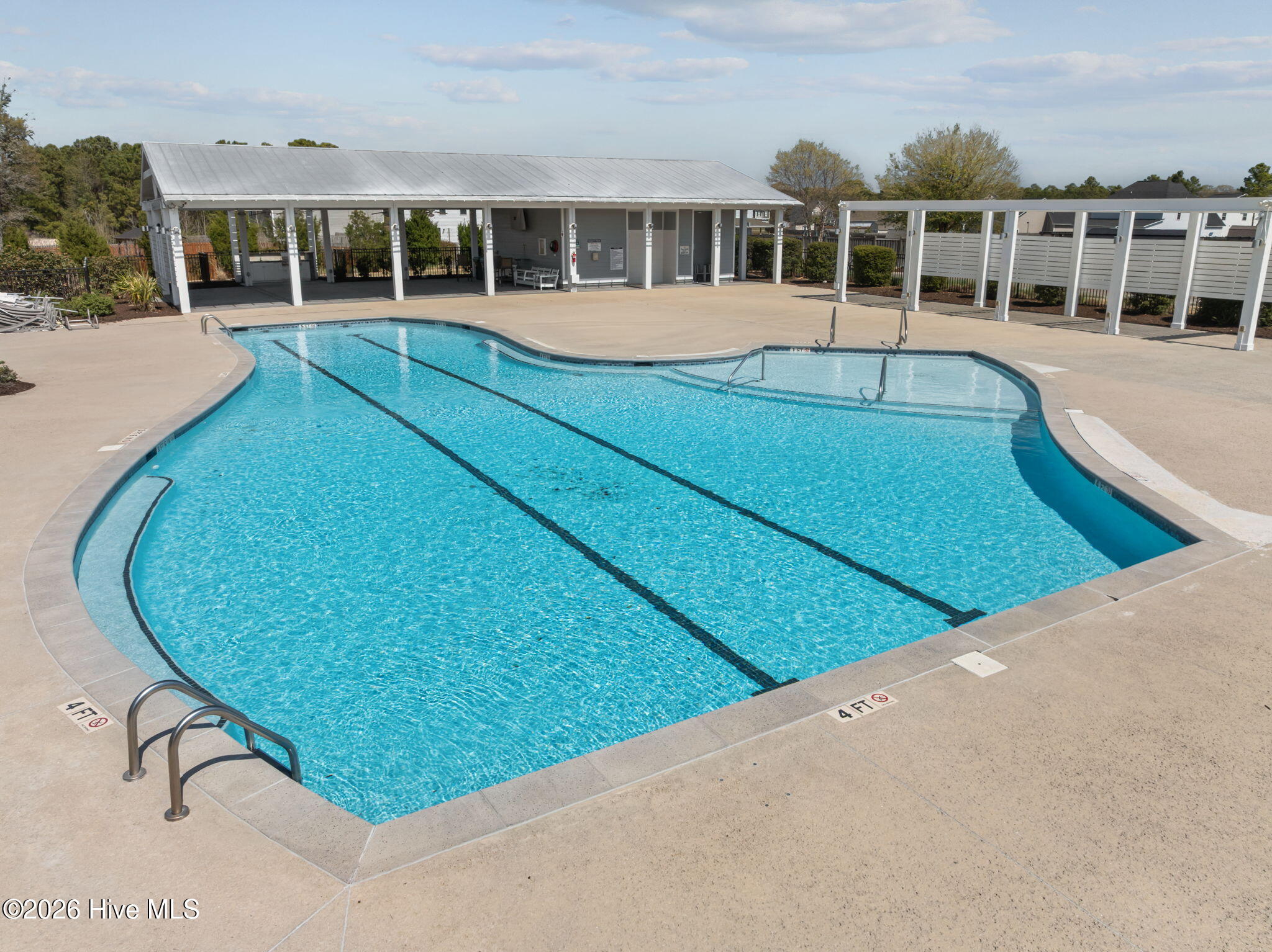 100564273 | Photo 39