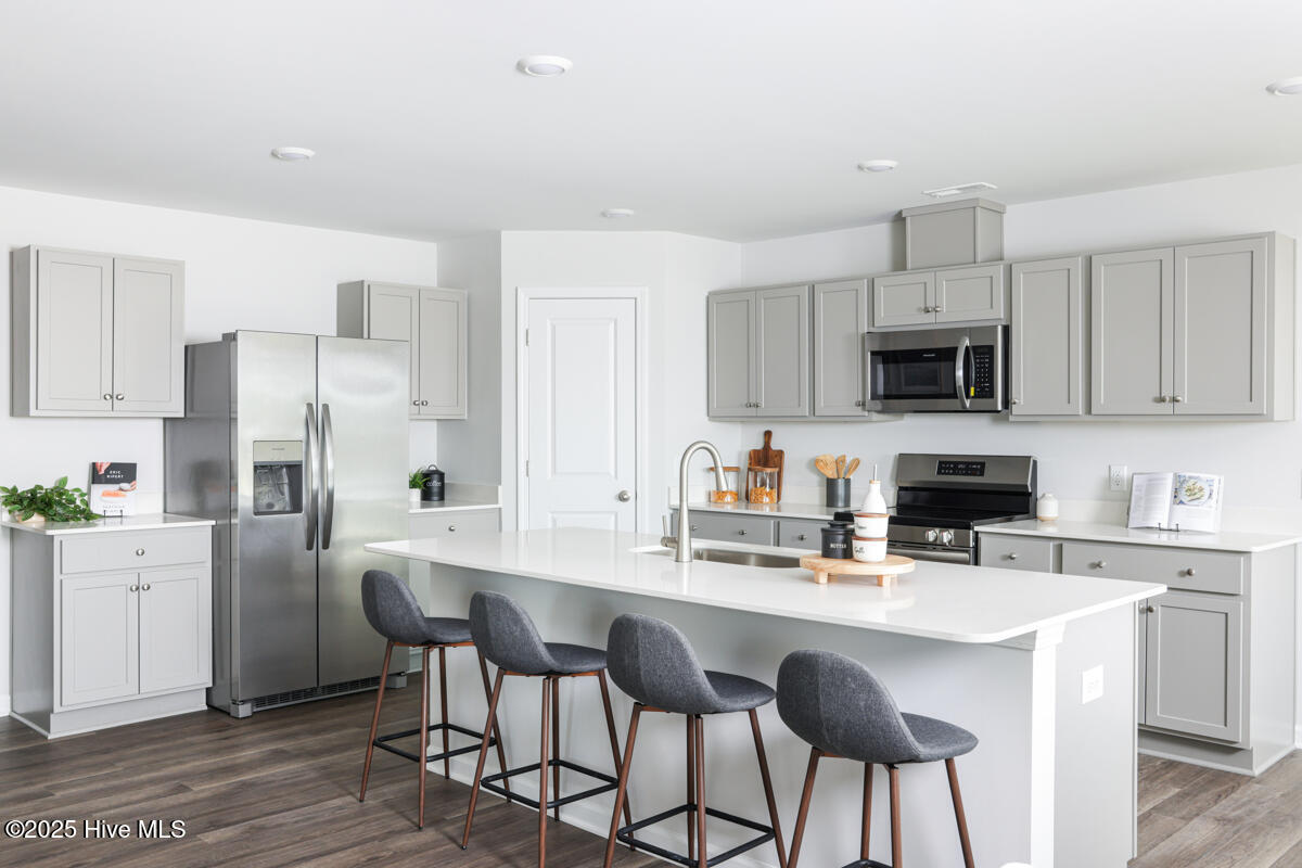 100525097 | Photo 14