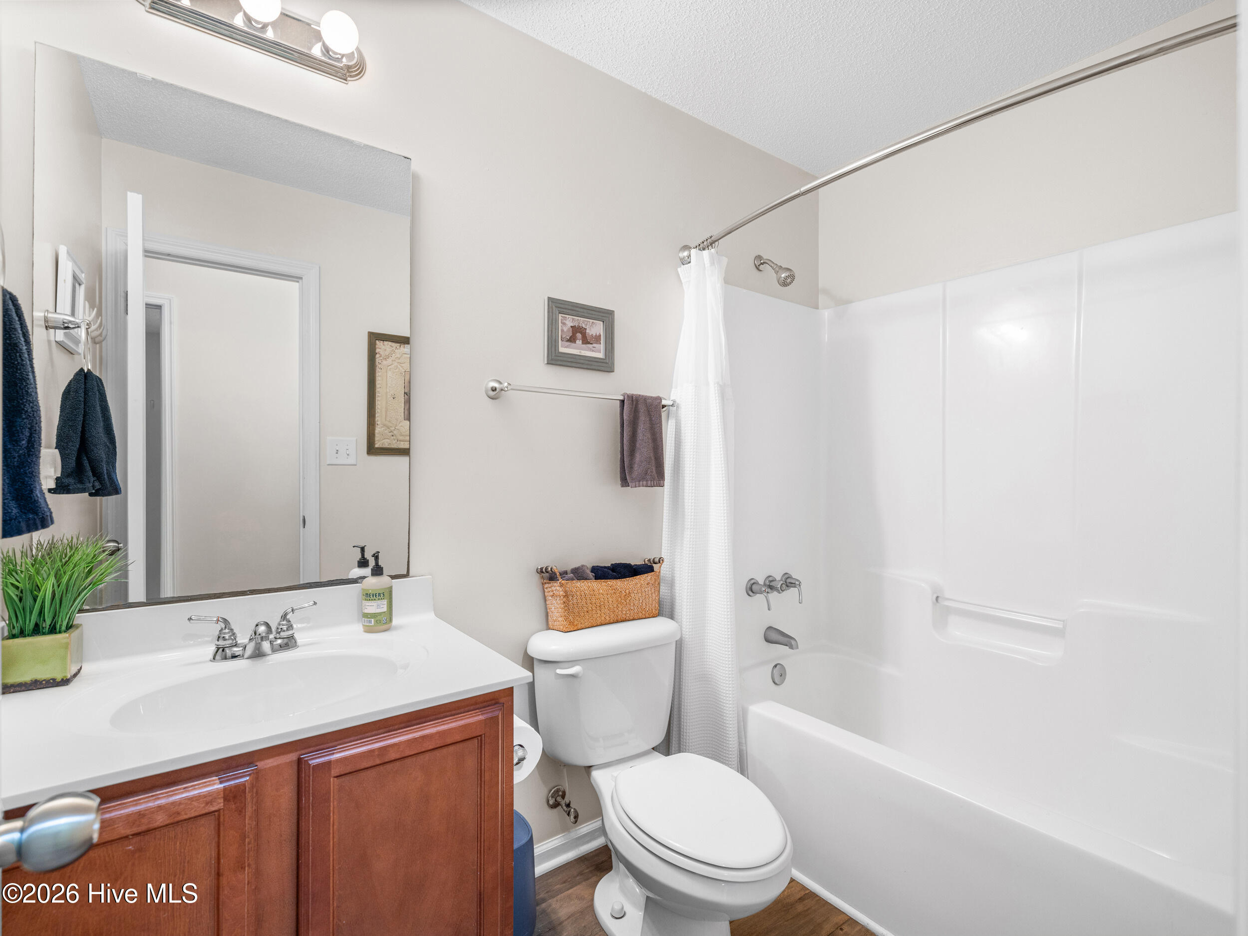 100556892 | Photo 23