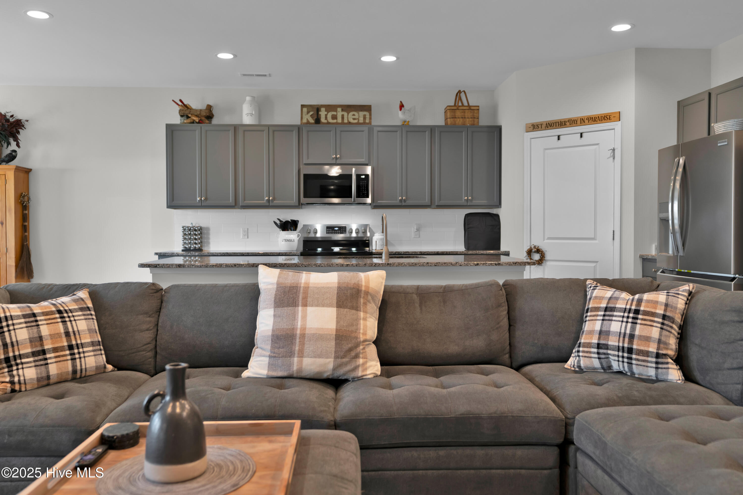 100532517 | Photo 19