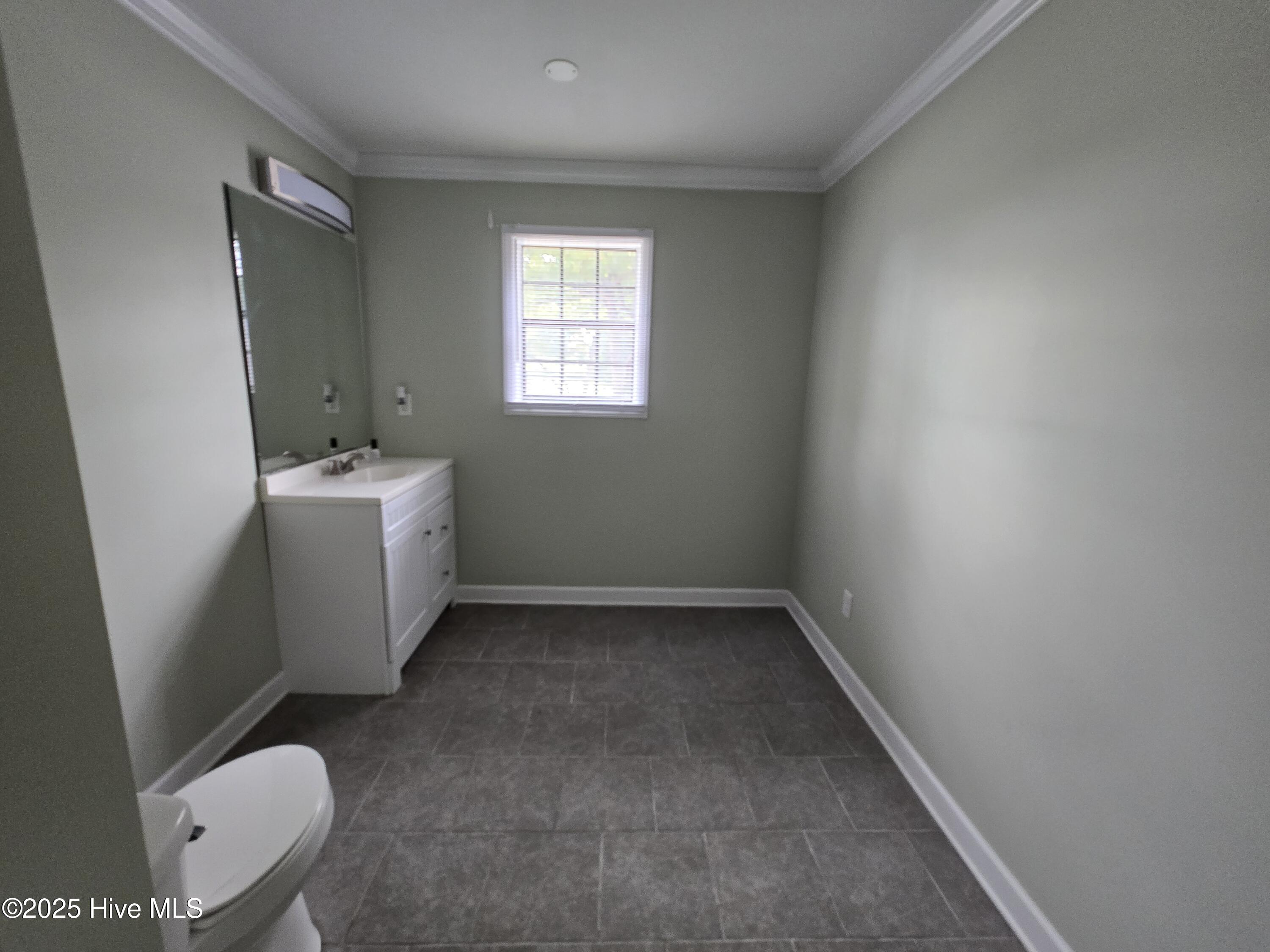 100527470 | Photo 22