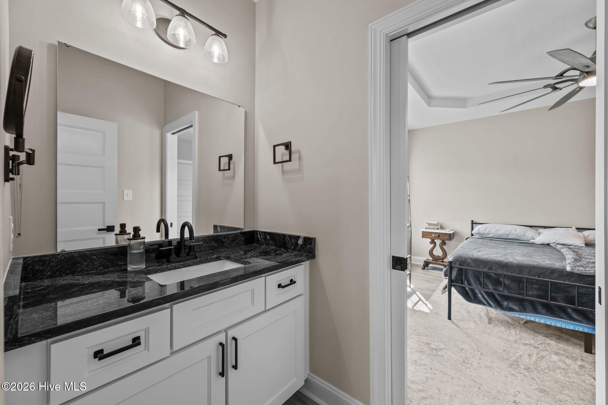 100564402 | Photo 23