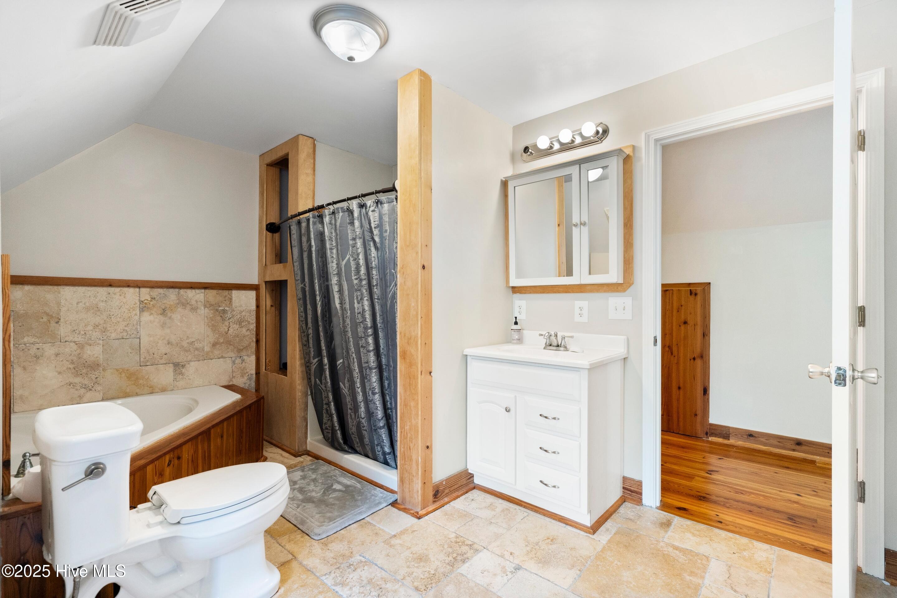 100535134 | Photo 40