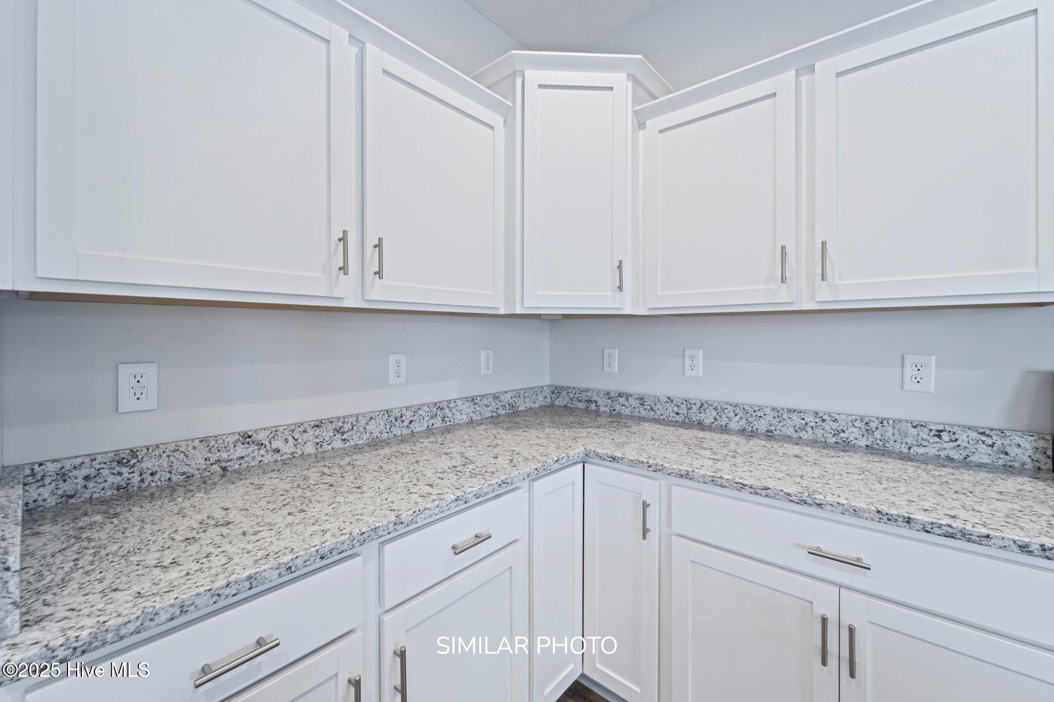 100542053 | Photo 17