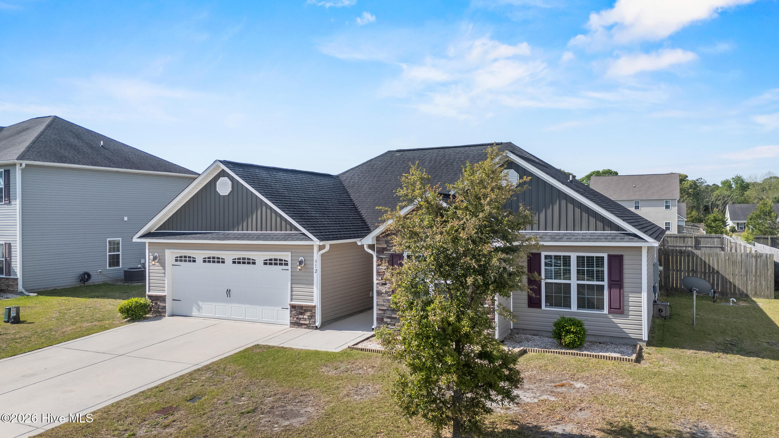 100567416 | Photo 36