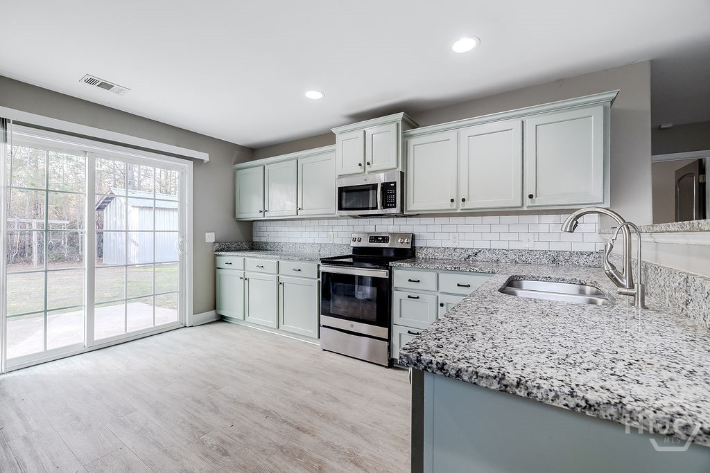 kitchen to back door