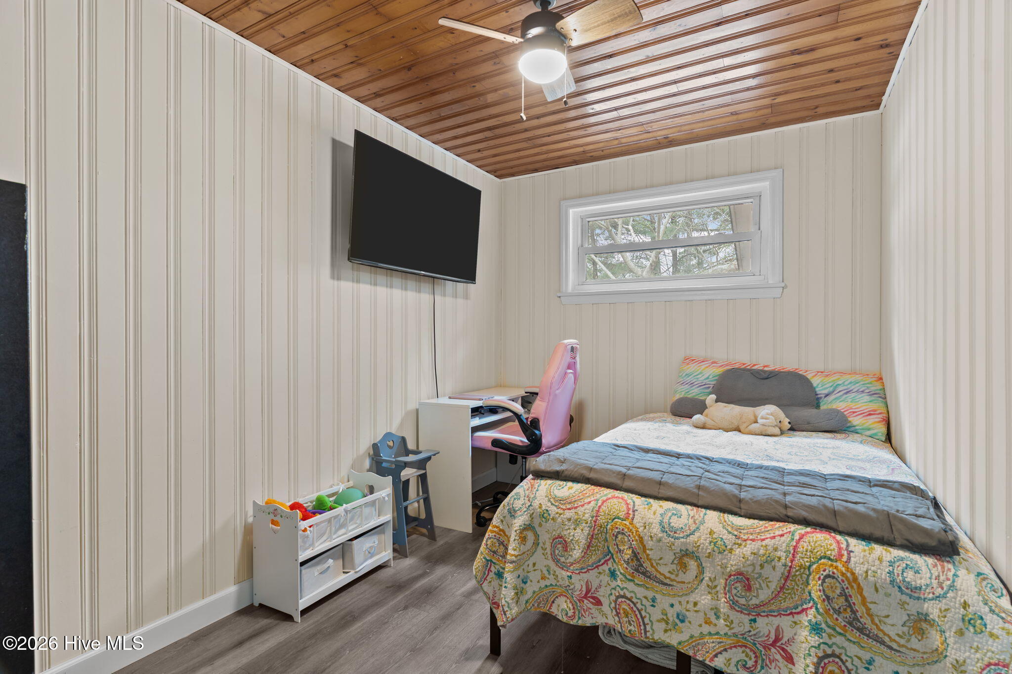 100557661 | Photo 31