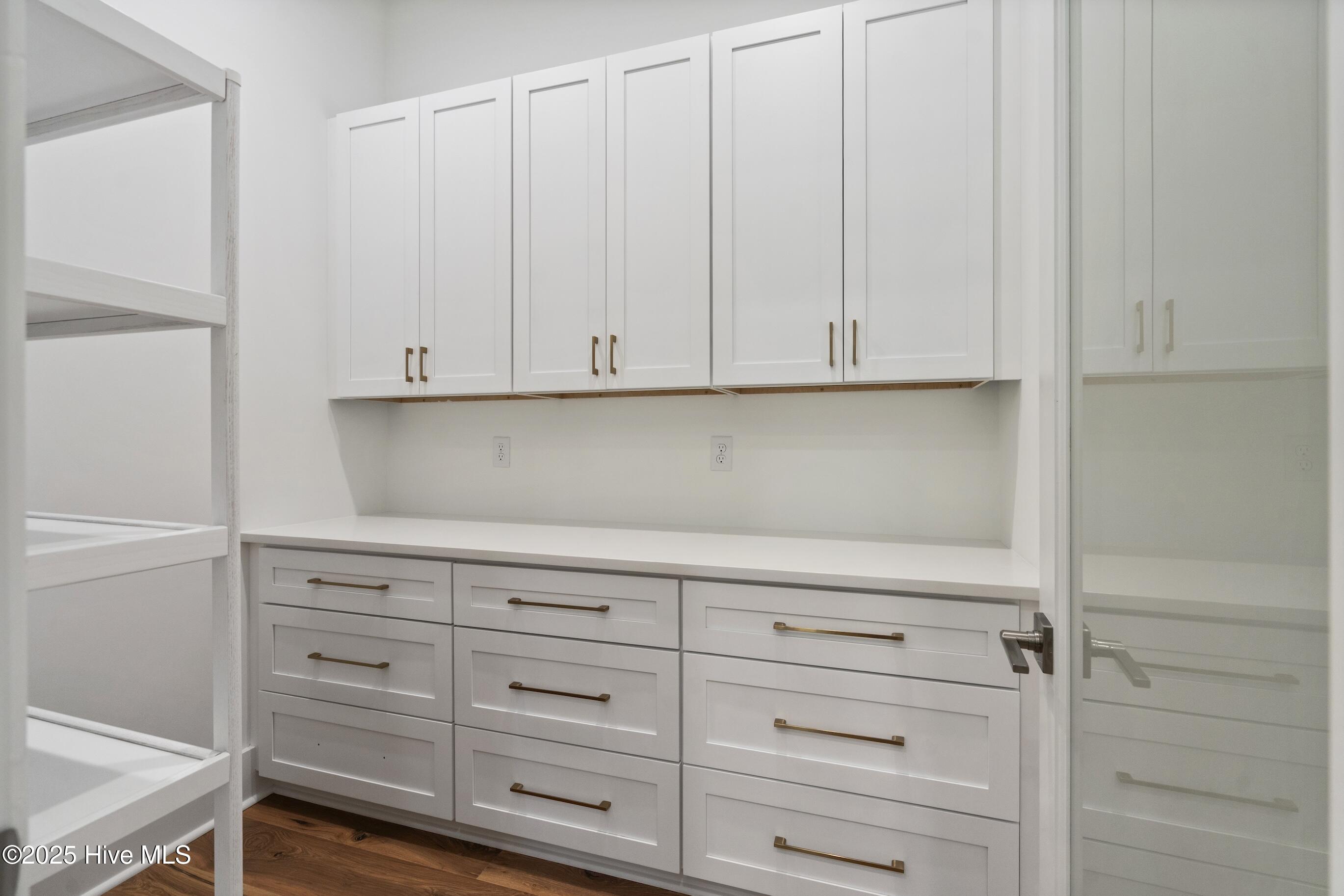 100550201 | Photo 14