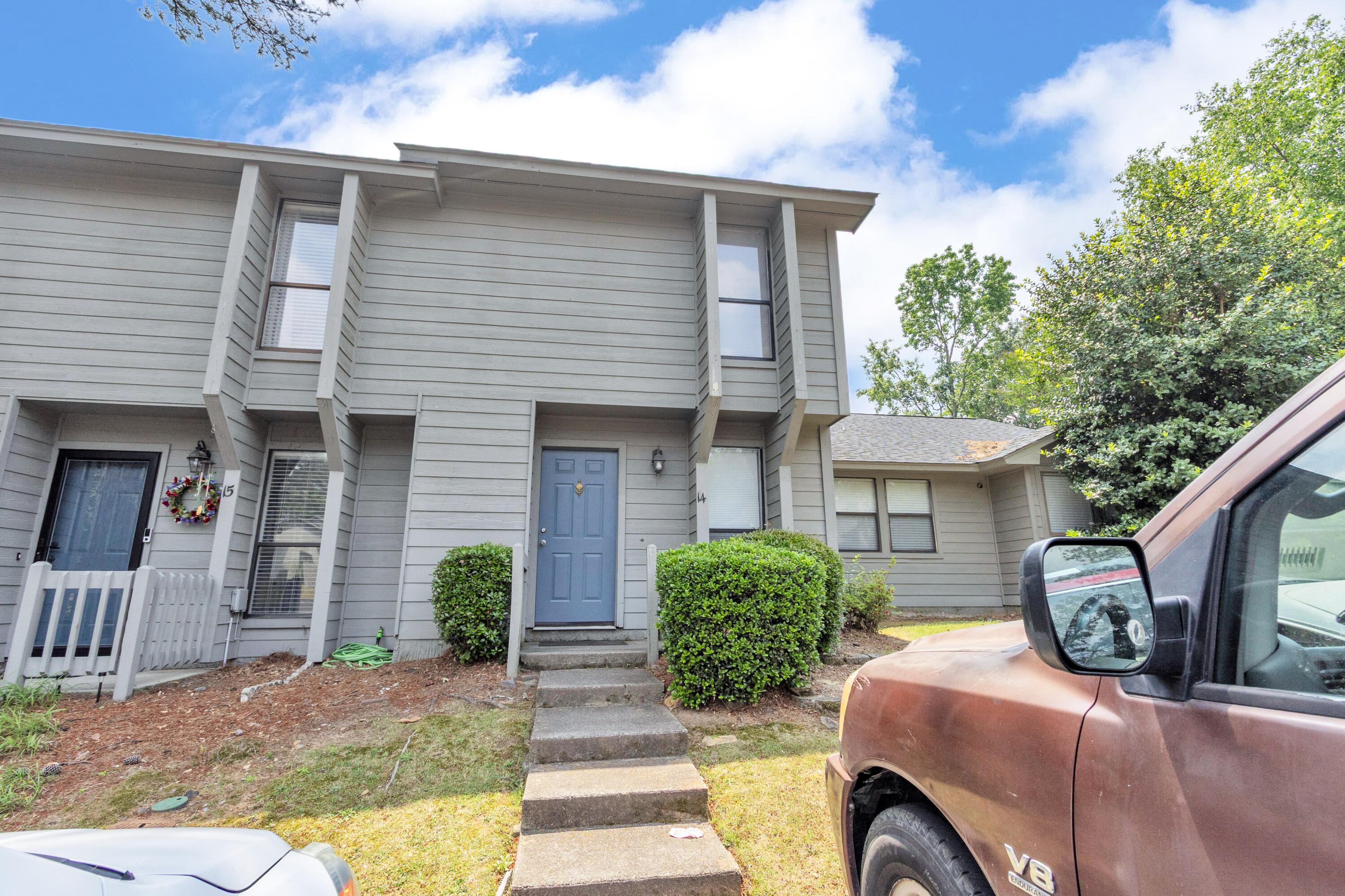 Cardinal Ln, 14, Exterior-1