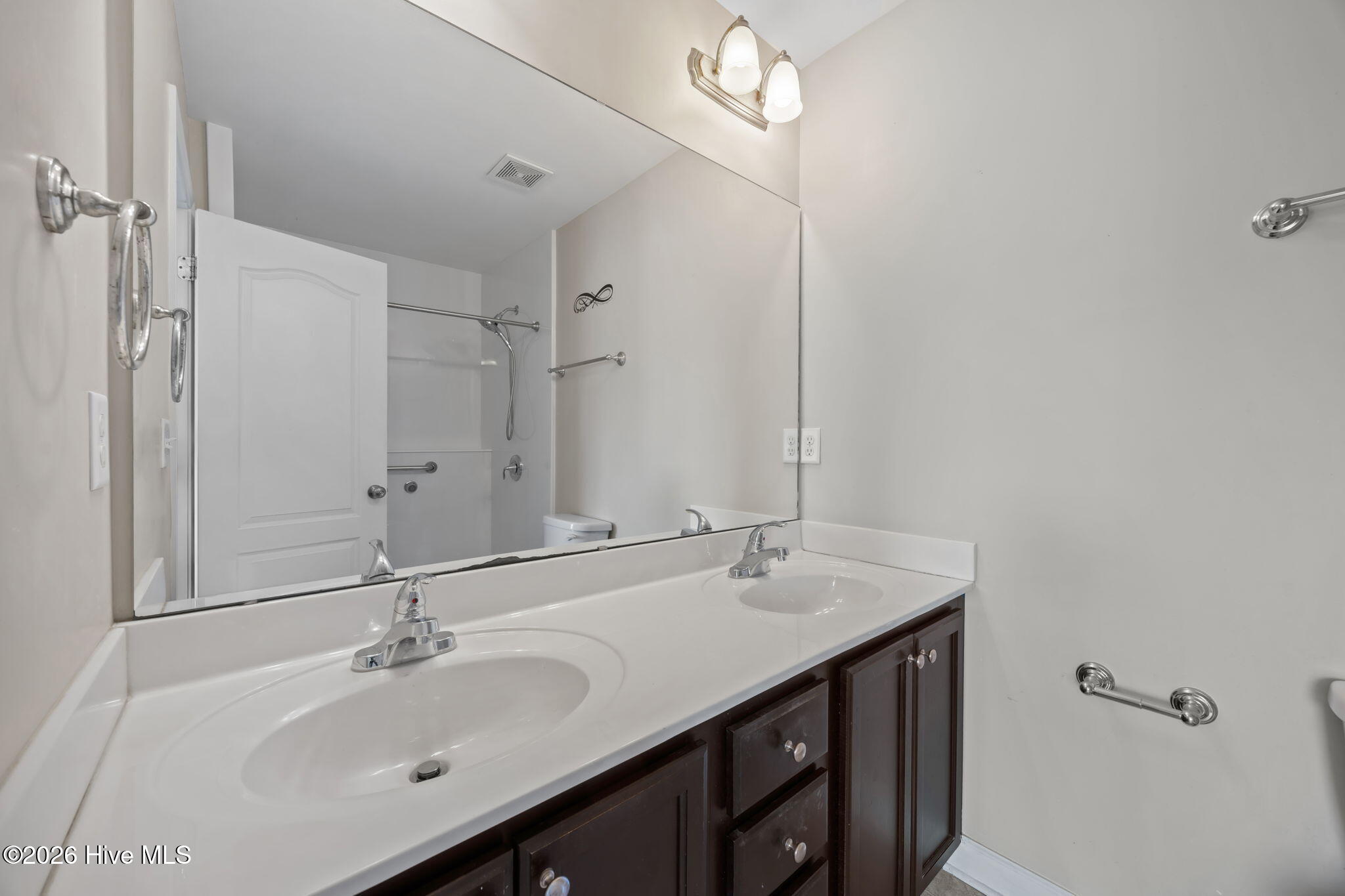 100554294 | Photo 15