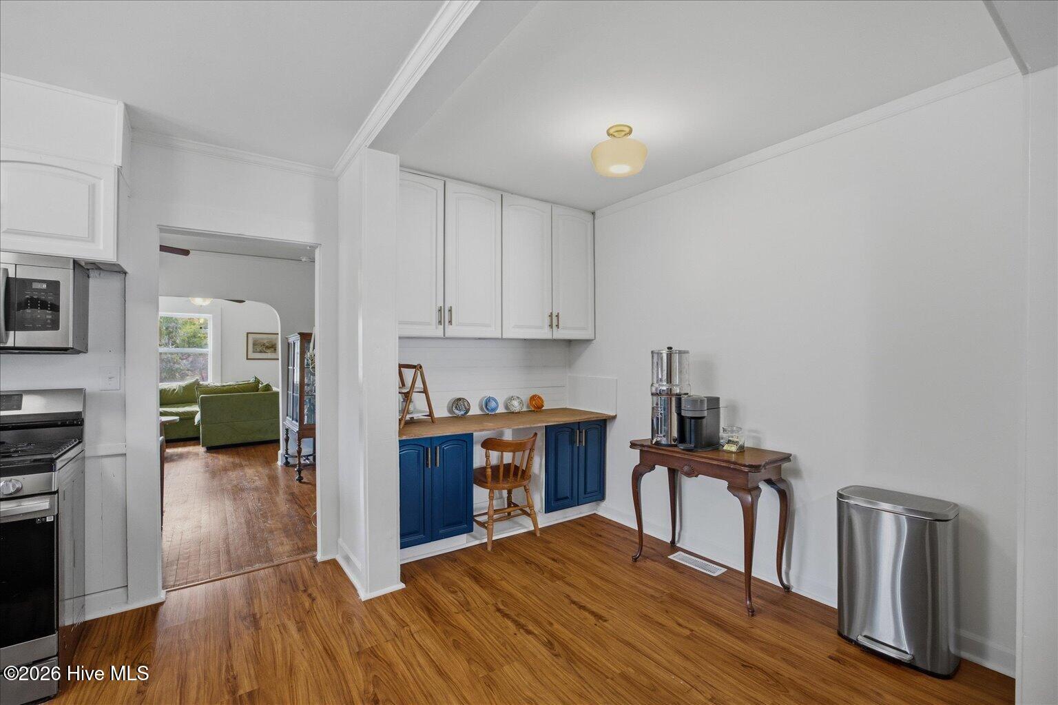 100557865 | Photo 24