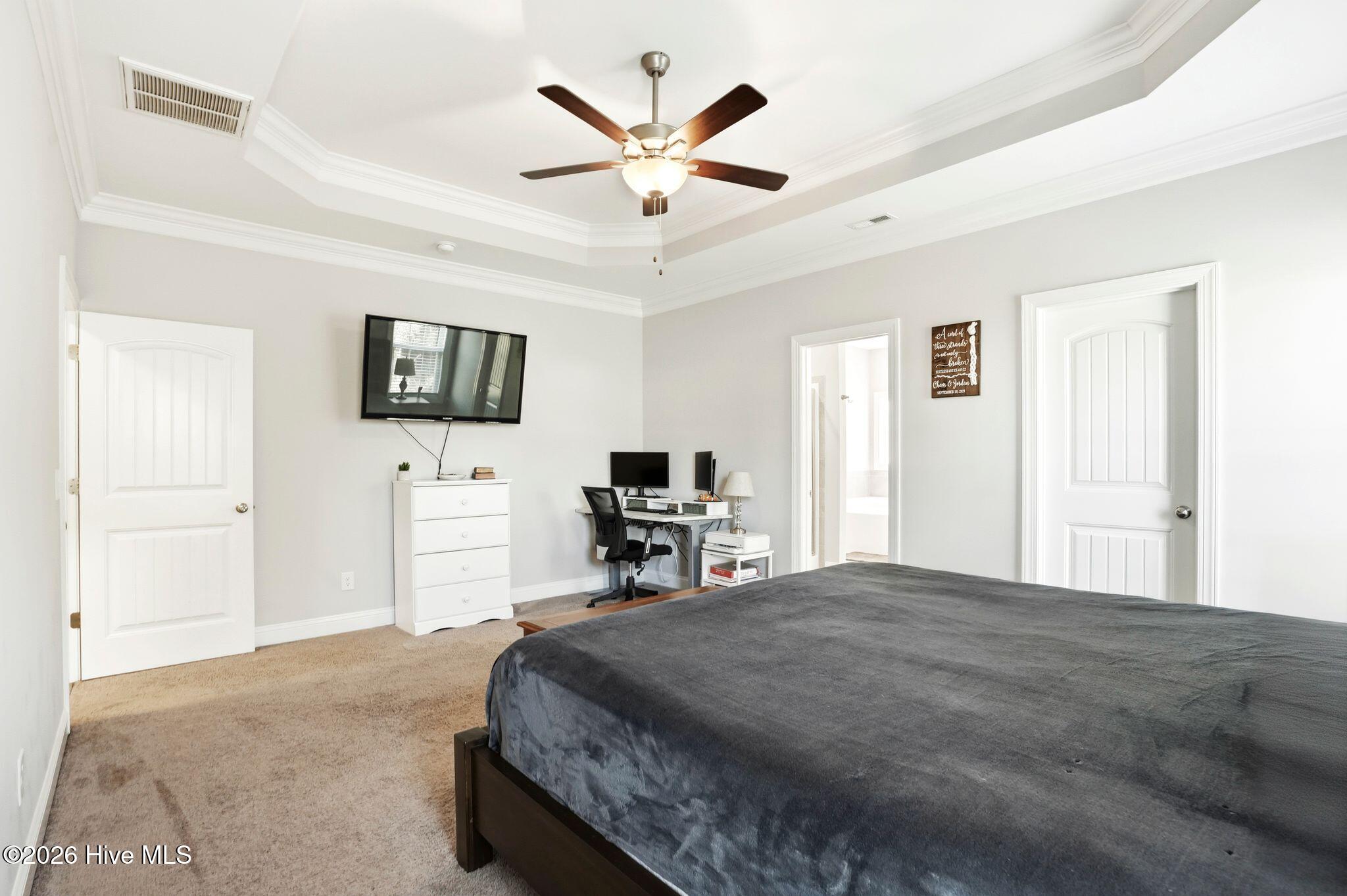 100563818 | Photo 25