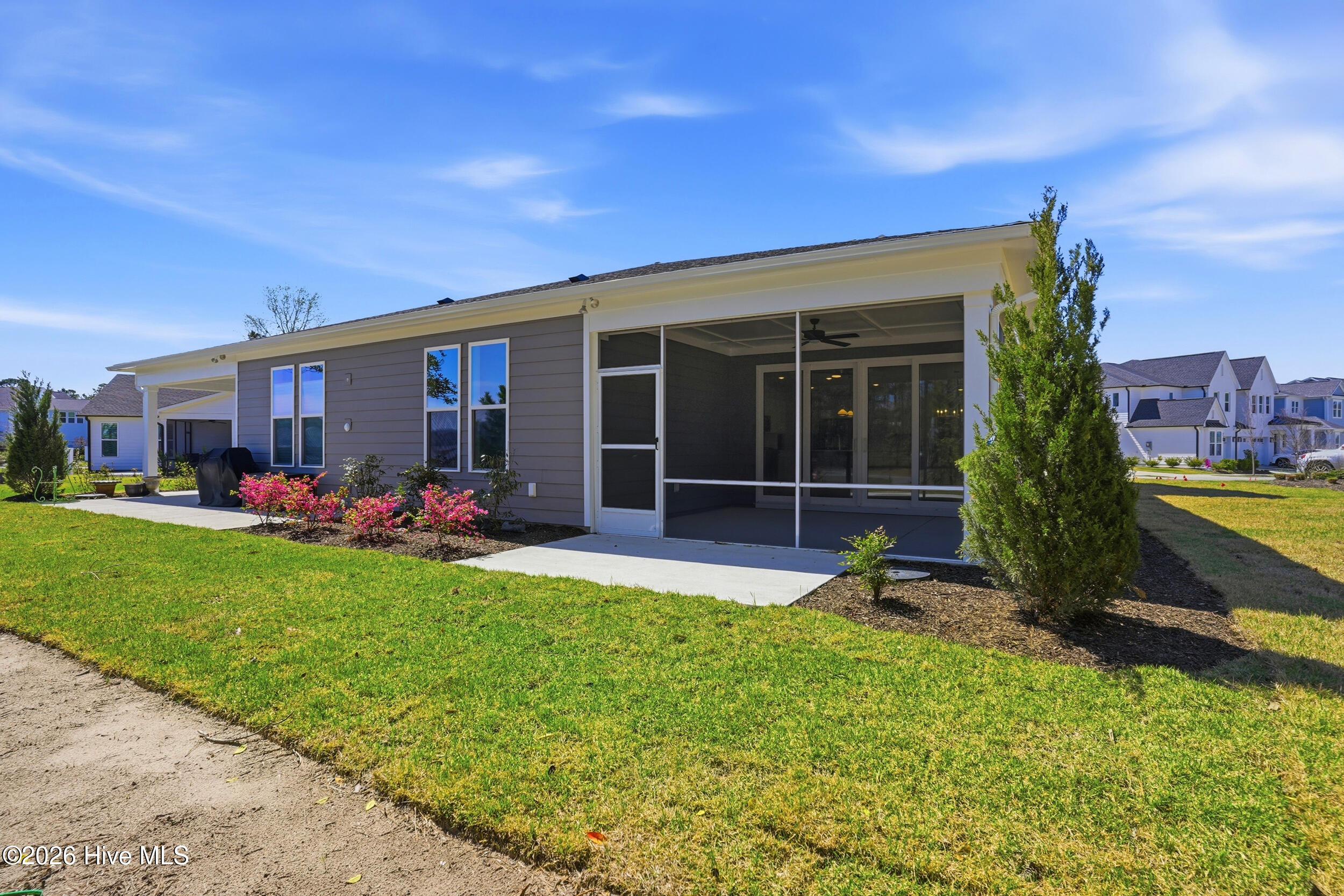 100561553 | Photo 33