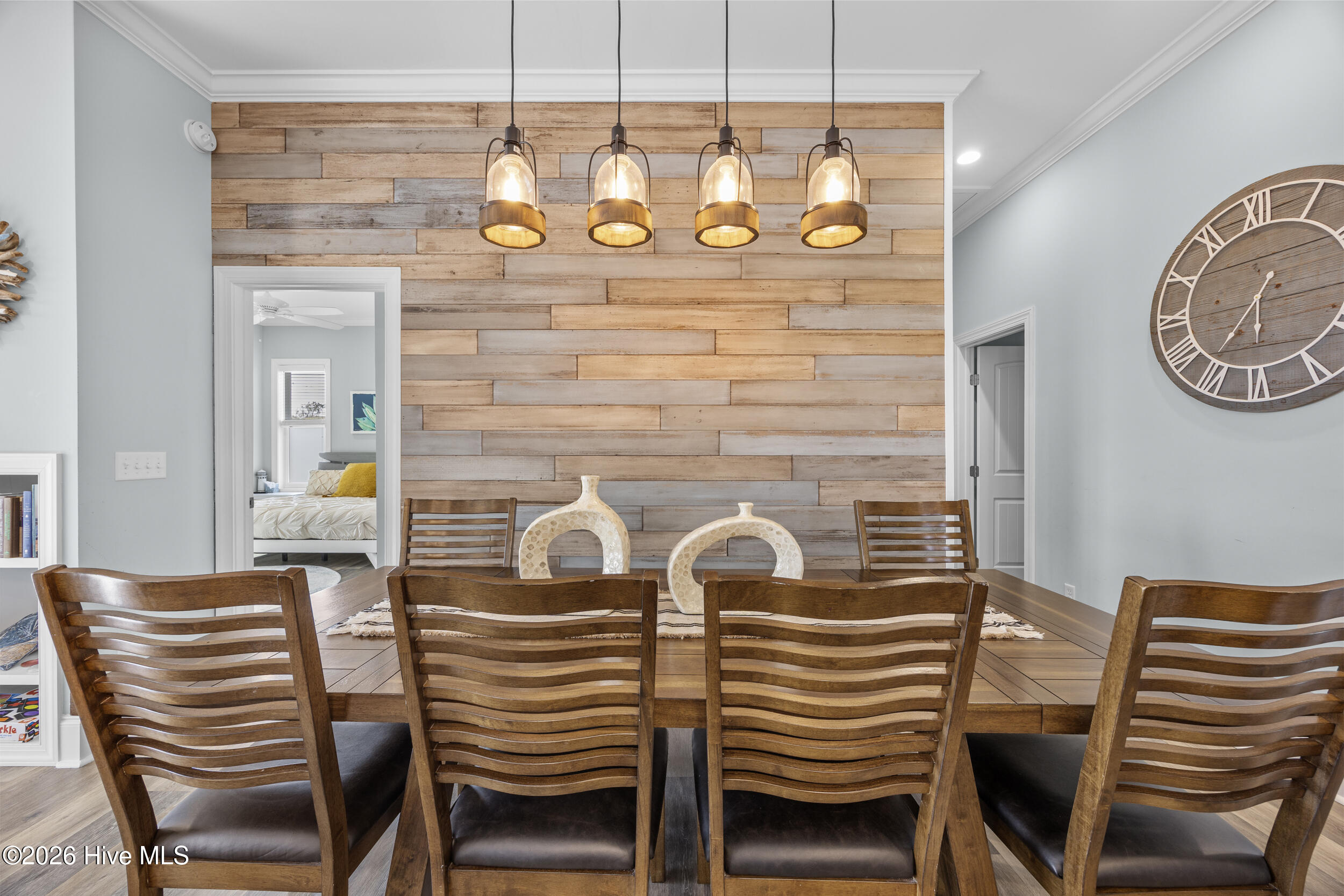 100562655 | Photo 24