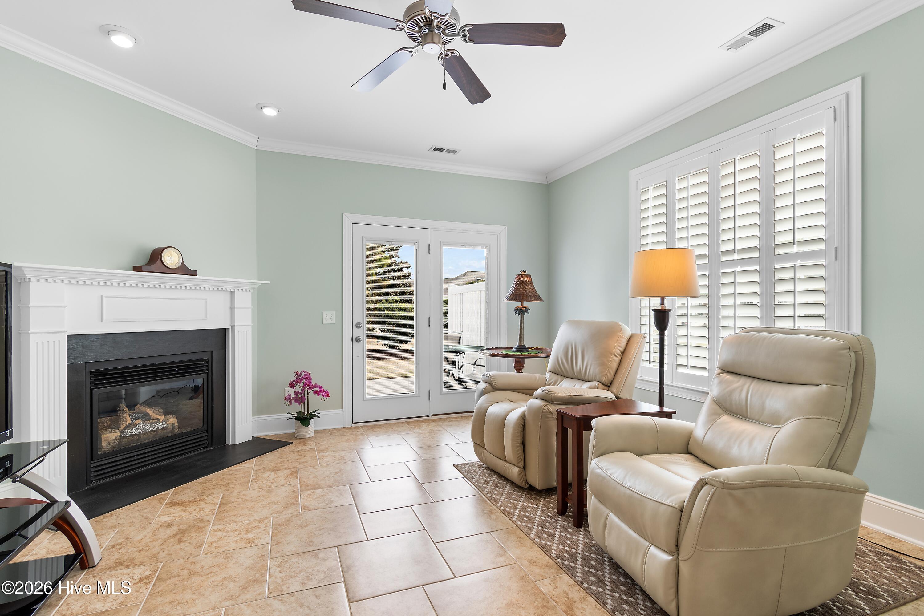 100554083 | Photo 16