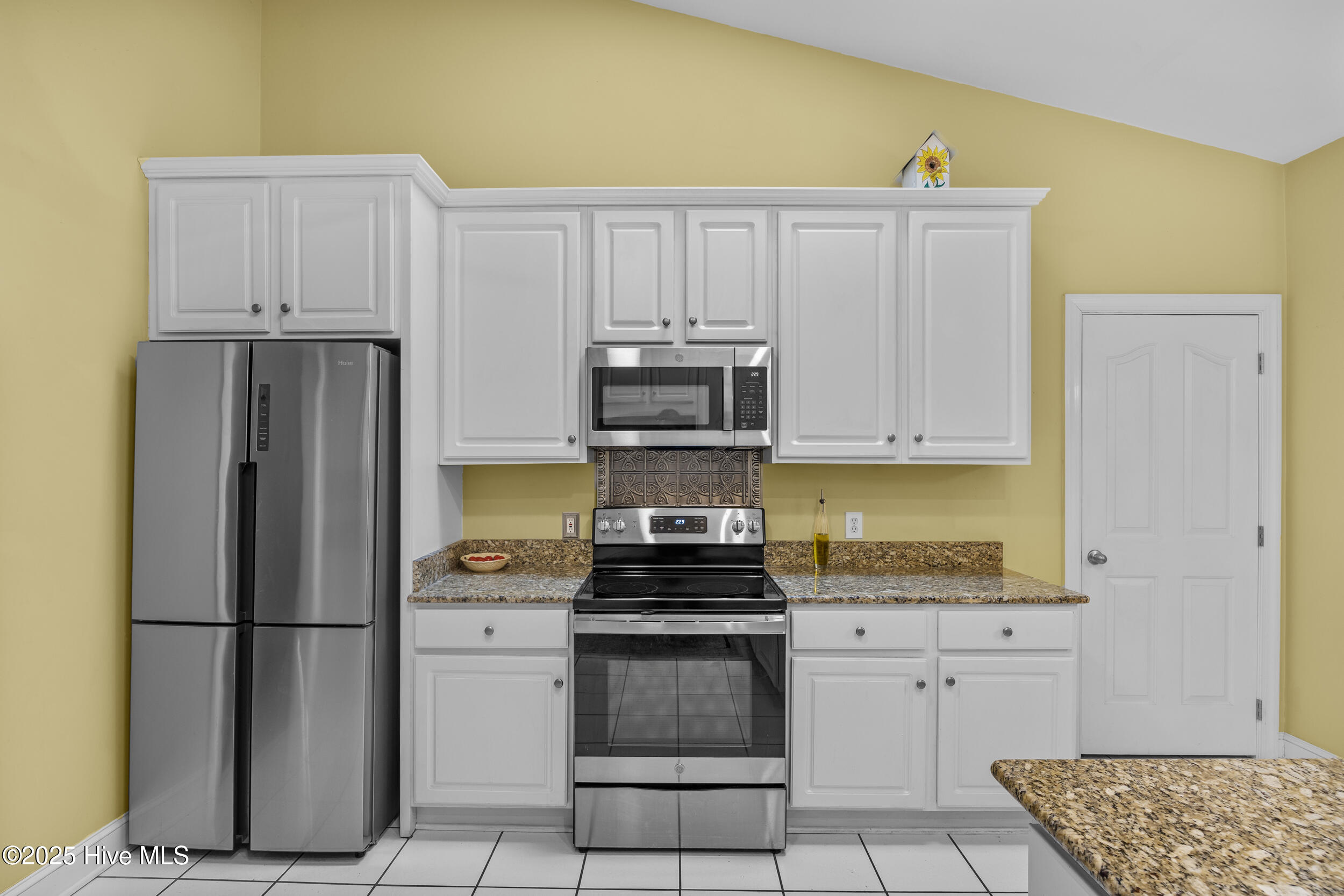 100543890 | Photo 15