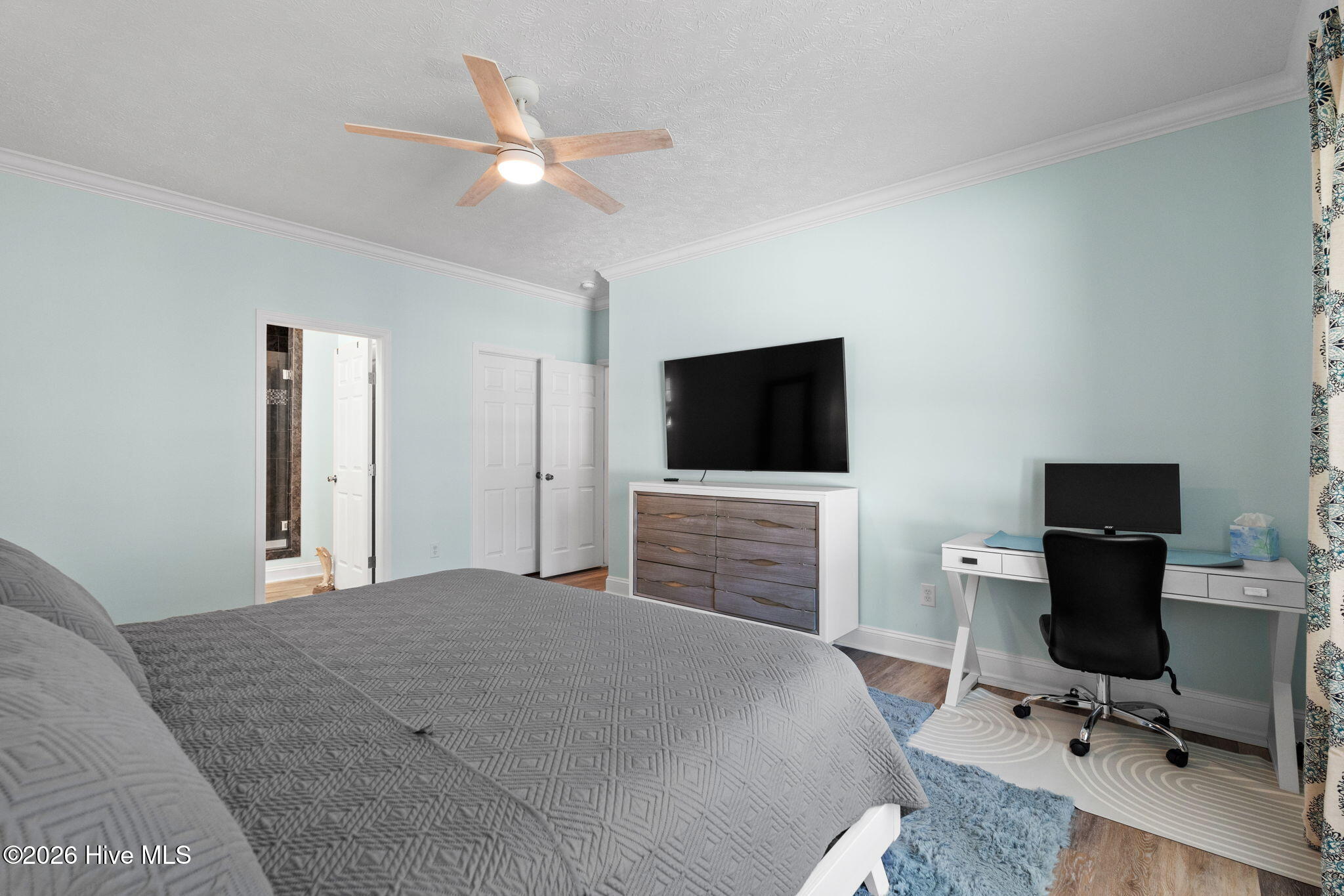 100545035 | Photo 24