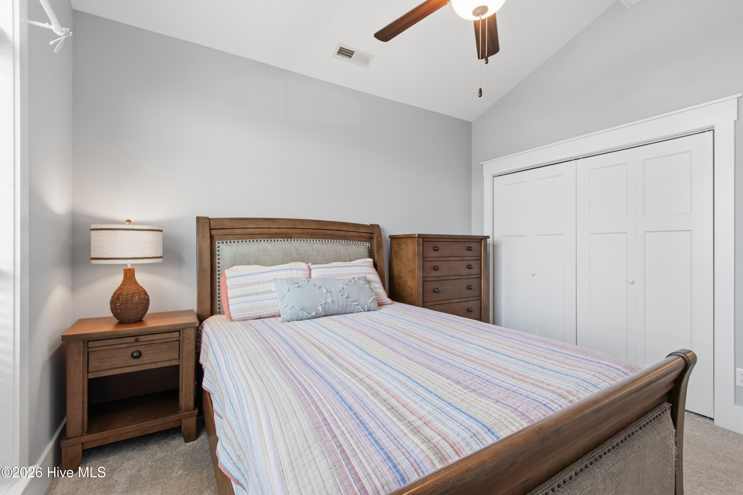 100547463 | Photo 37