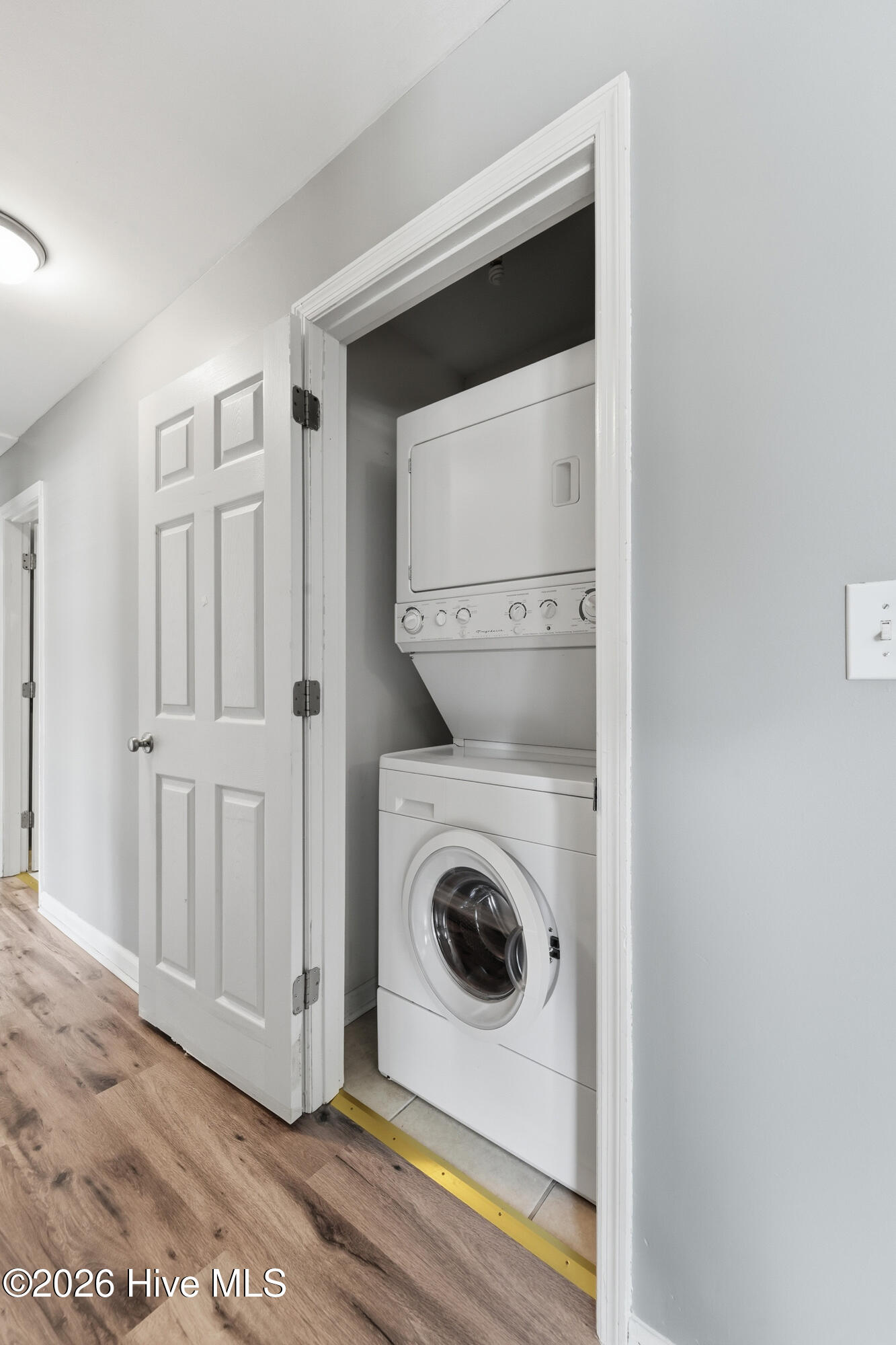 100563801 | Photo 25