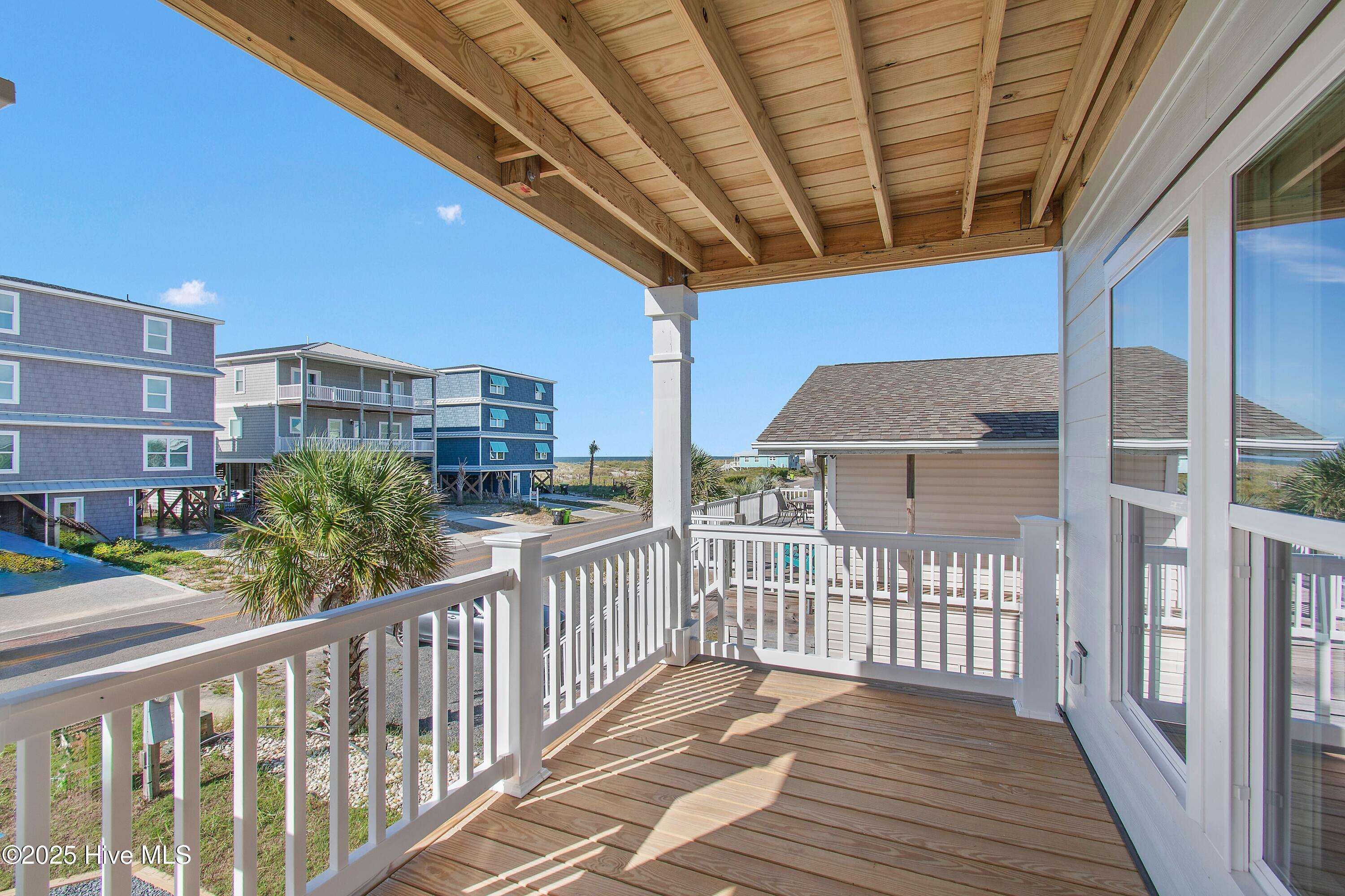 100511699 | Photo 32