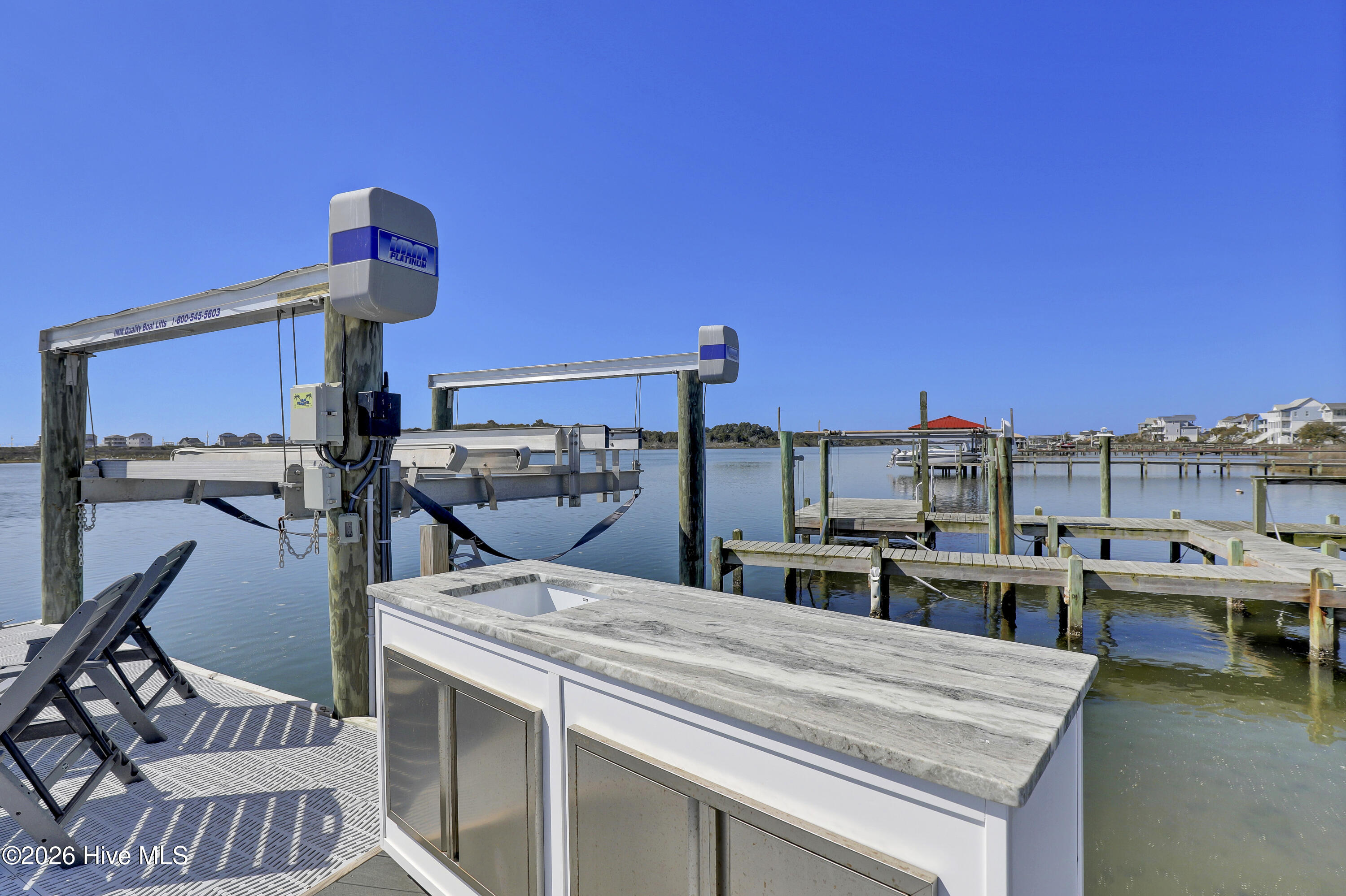 100562204 | Photo 48