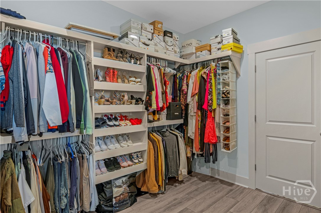 Walk-in Closet