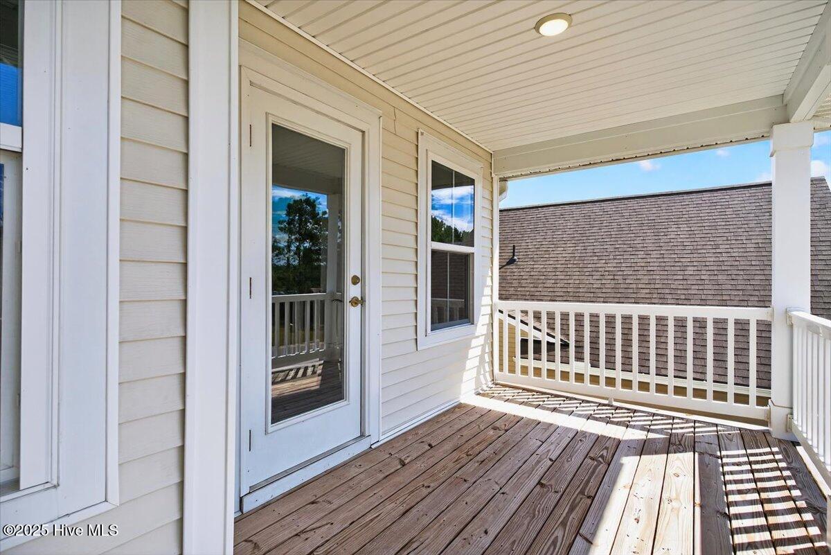 100532421 | Photo 38