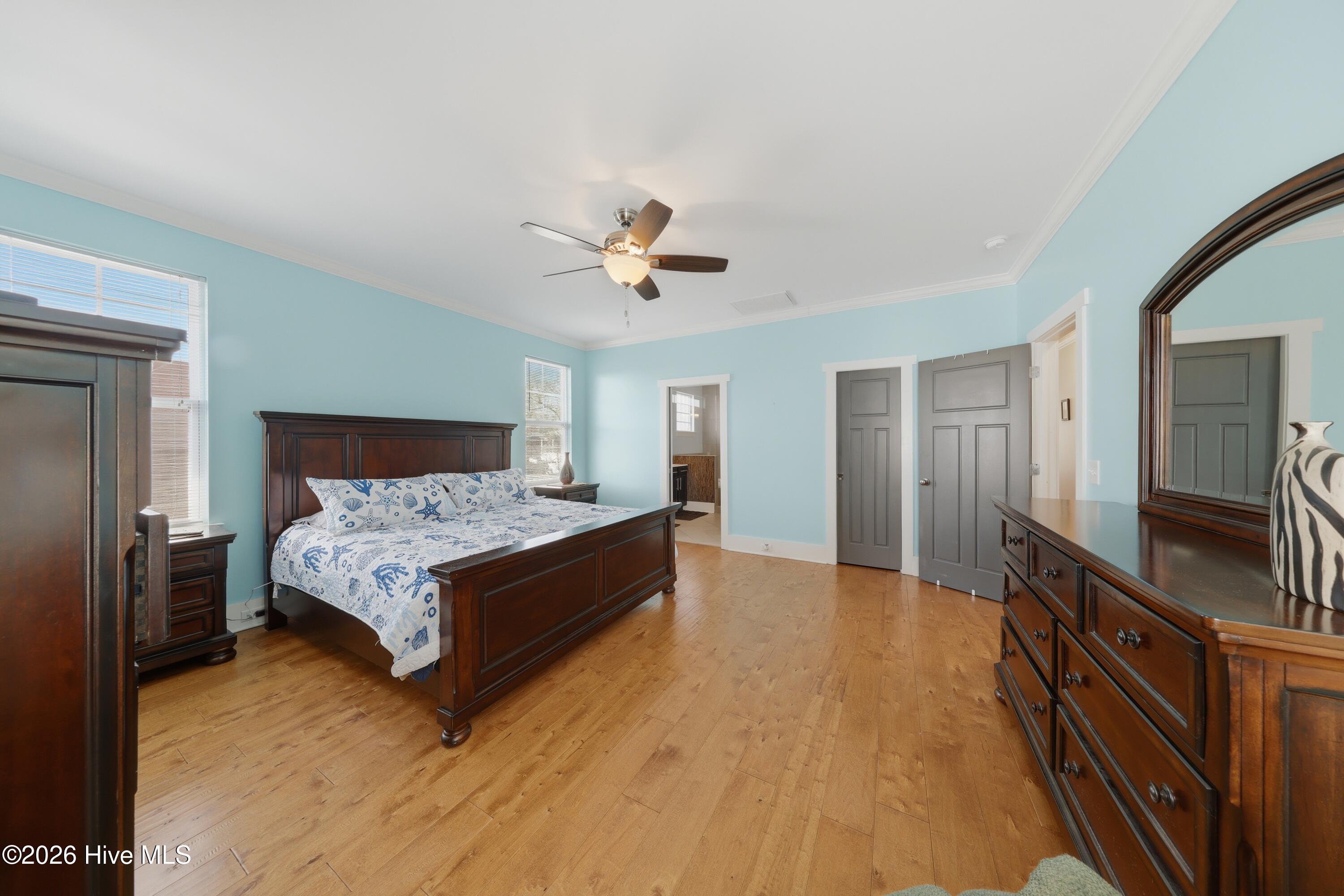 100564294 | Photo 48