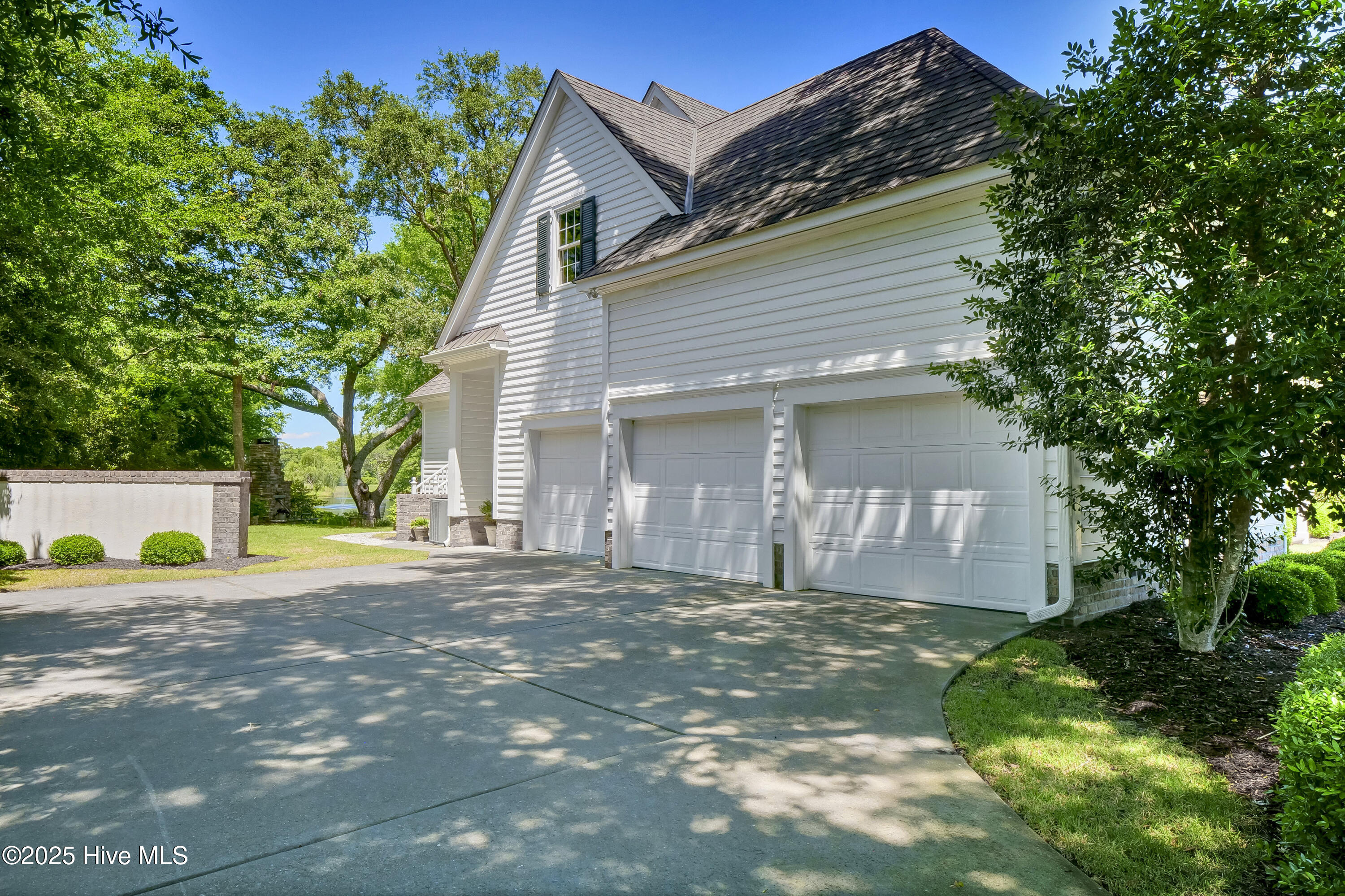 100541341 | Photo 60