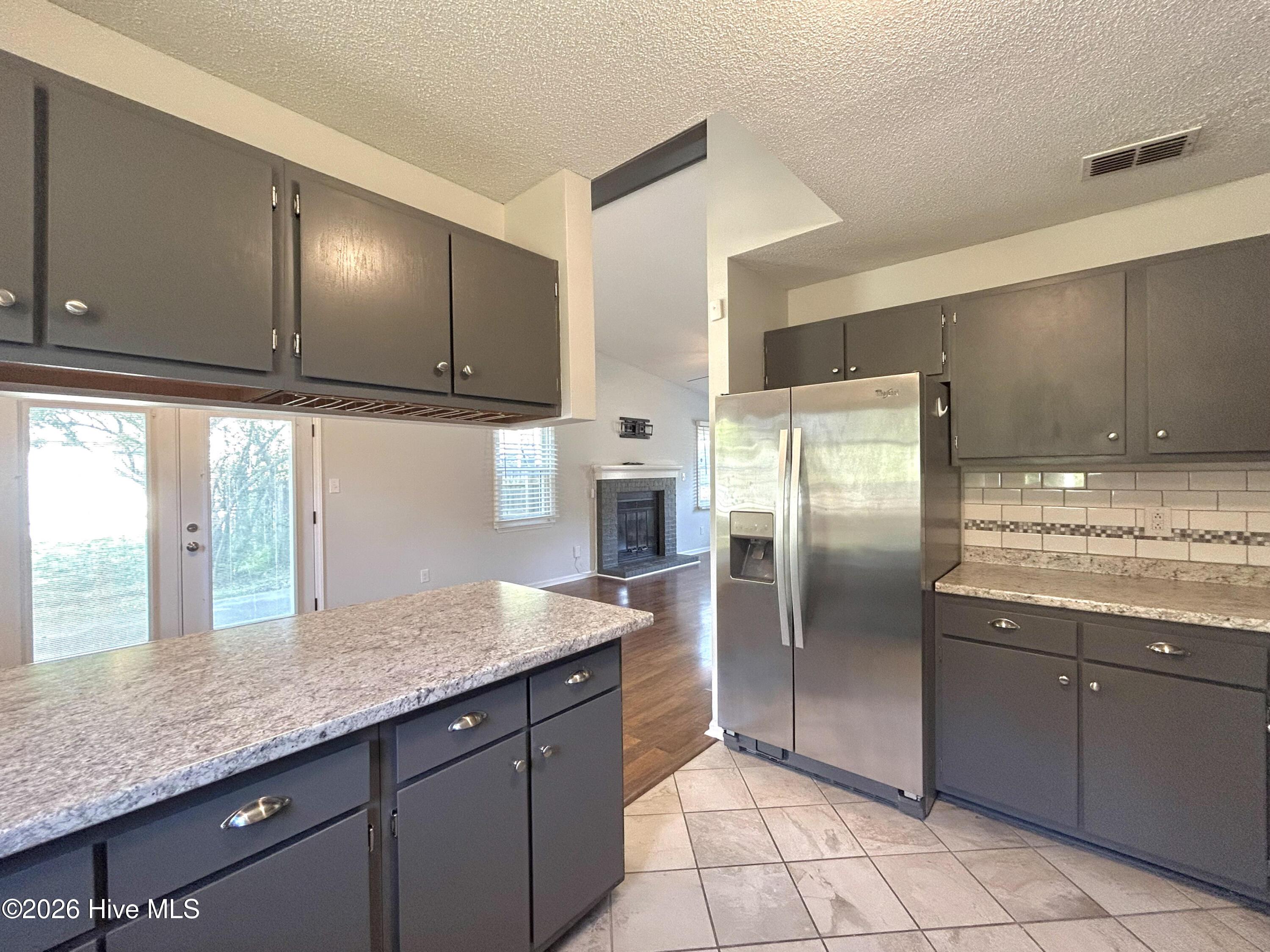 100563583 | Photo 17