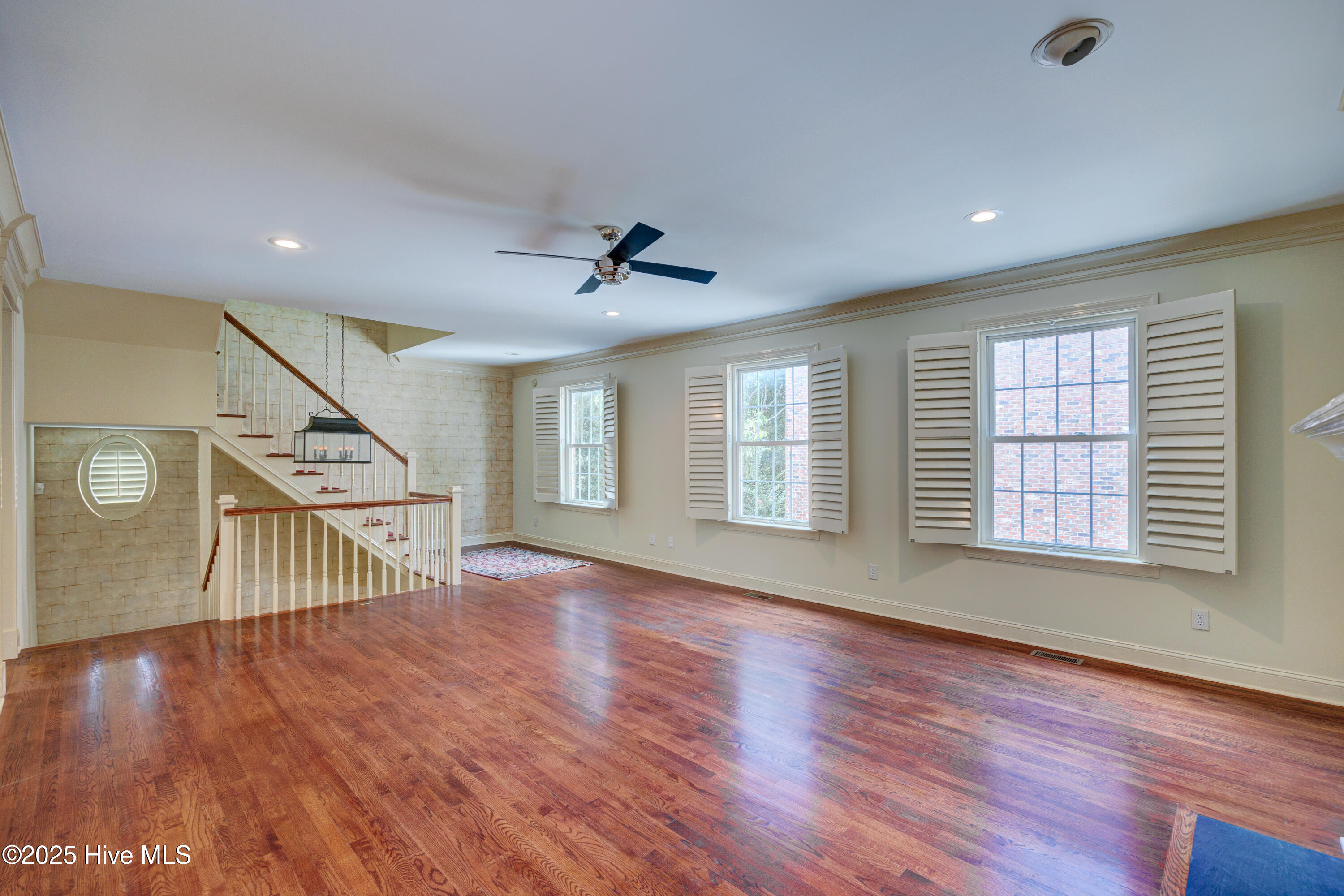 100524082 | Photo 10