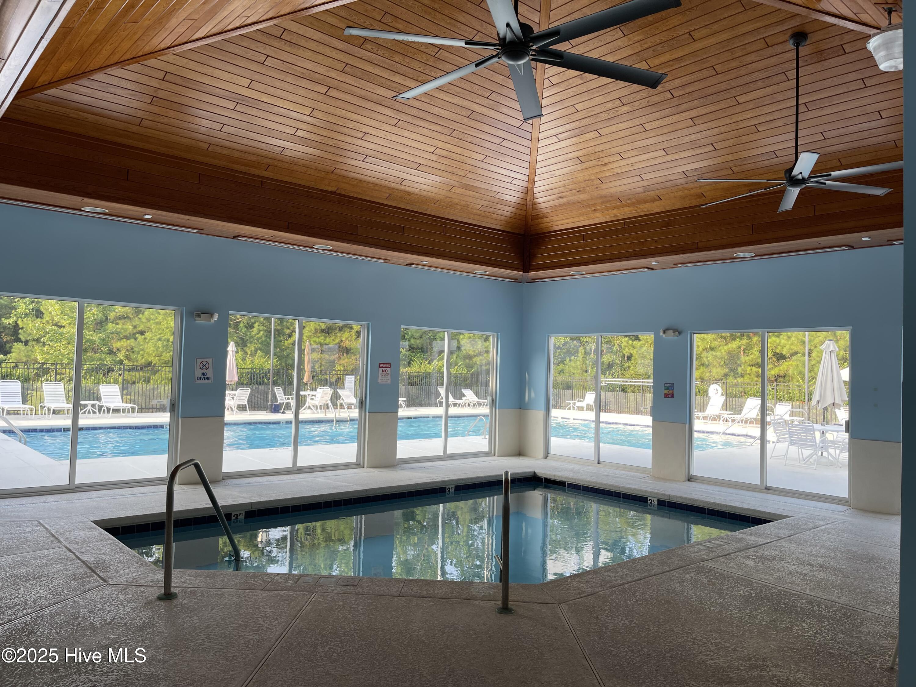 100516751 | Photo 28