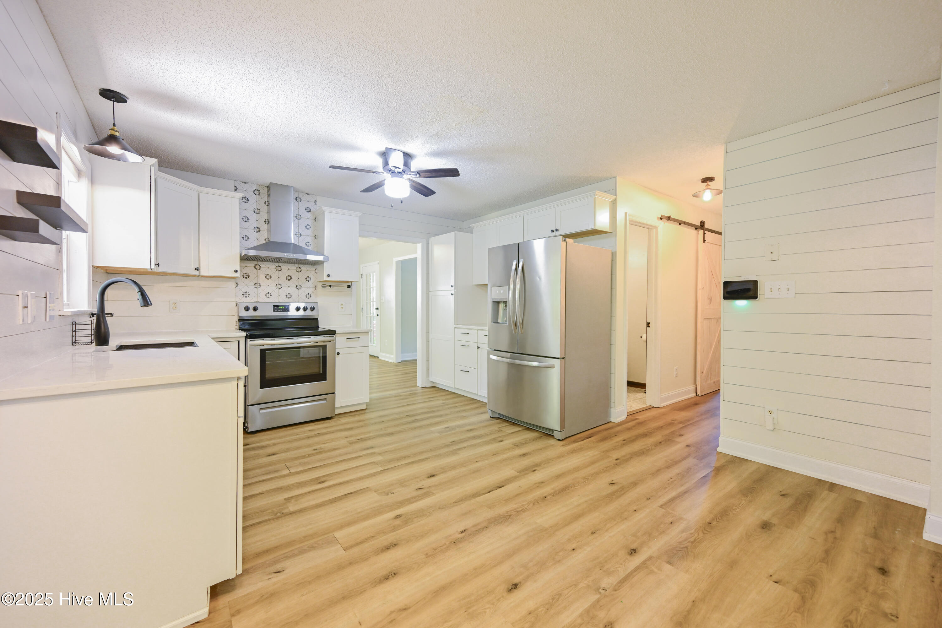 100523748 | Photo 15