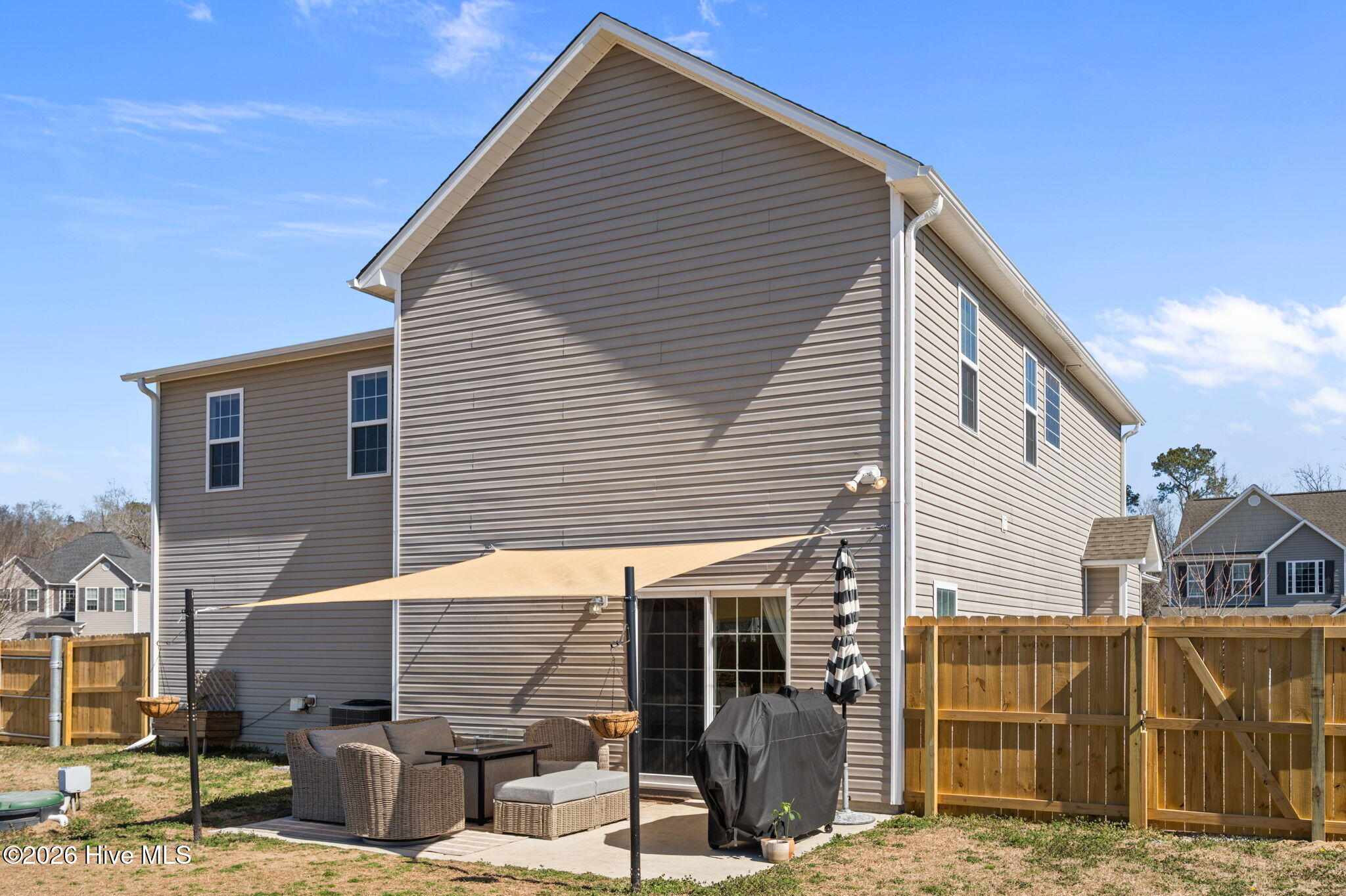 100557328 | Photo 34