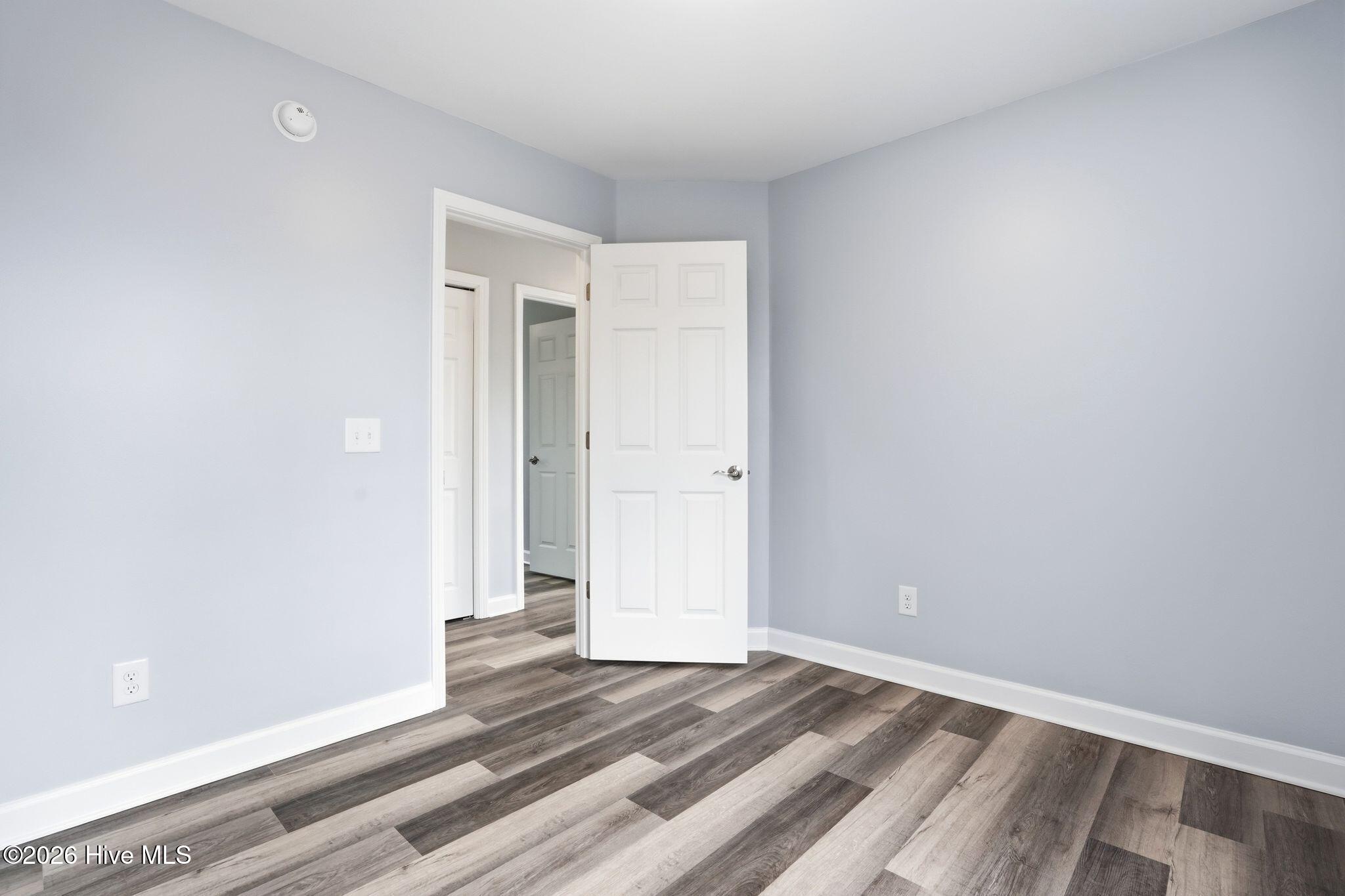 100557093 | Photo 44