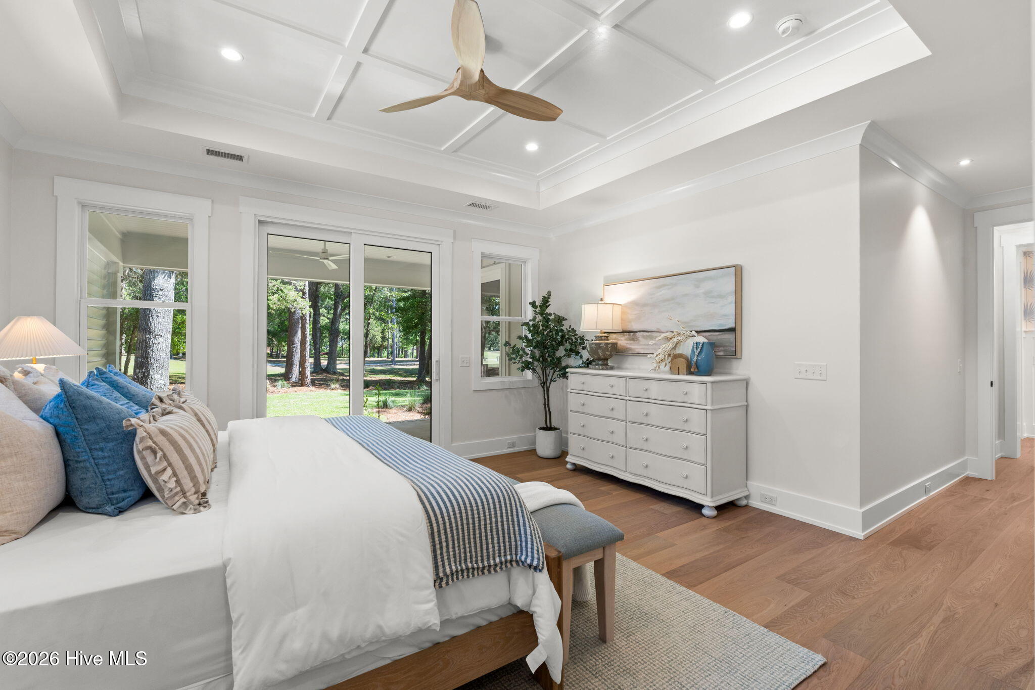 100568916 | Photo 27