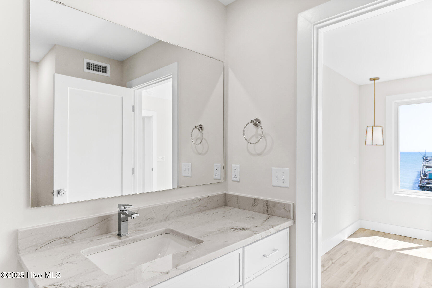 100510473 | Photo 19