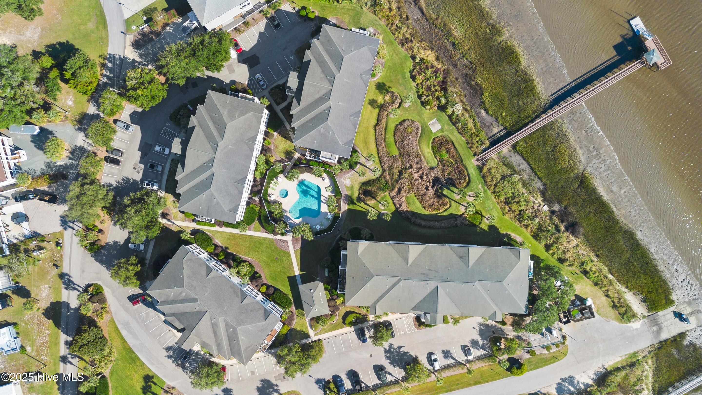 100547401 | Photo 37