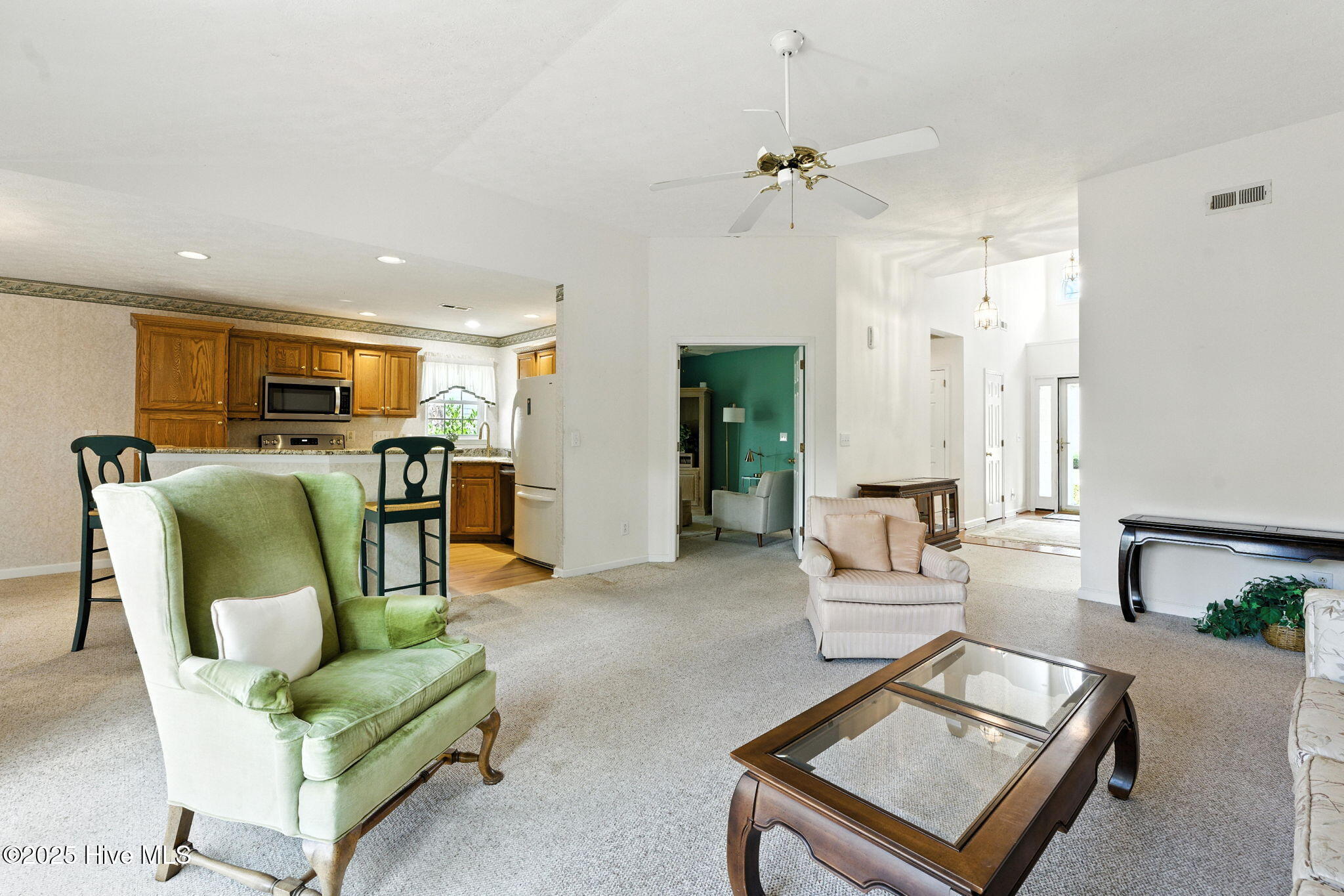 100523616 | Photo 11