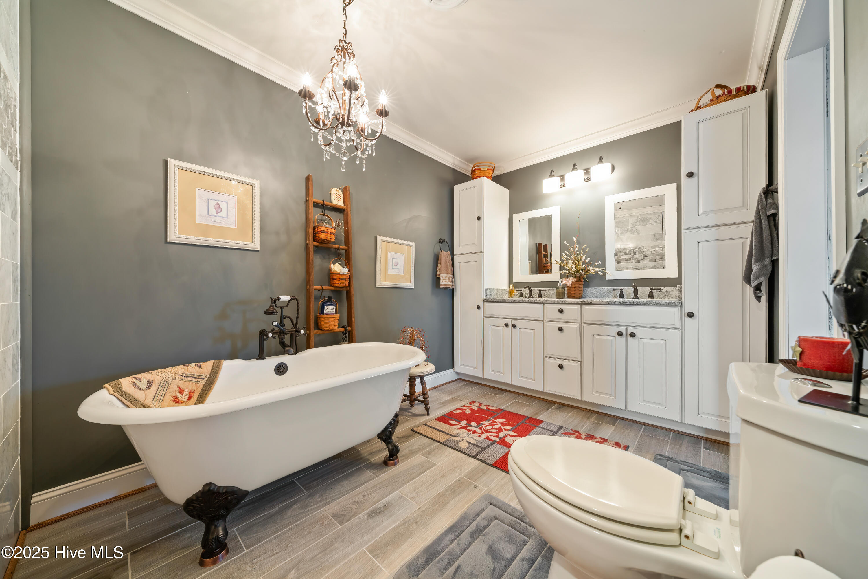 100557788 | Photo 68