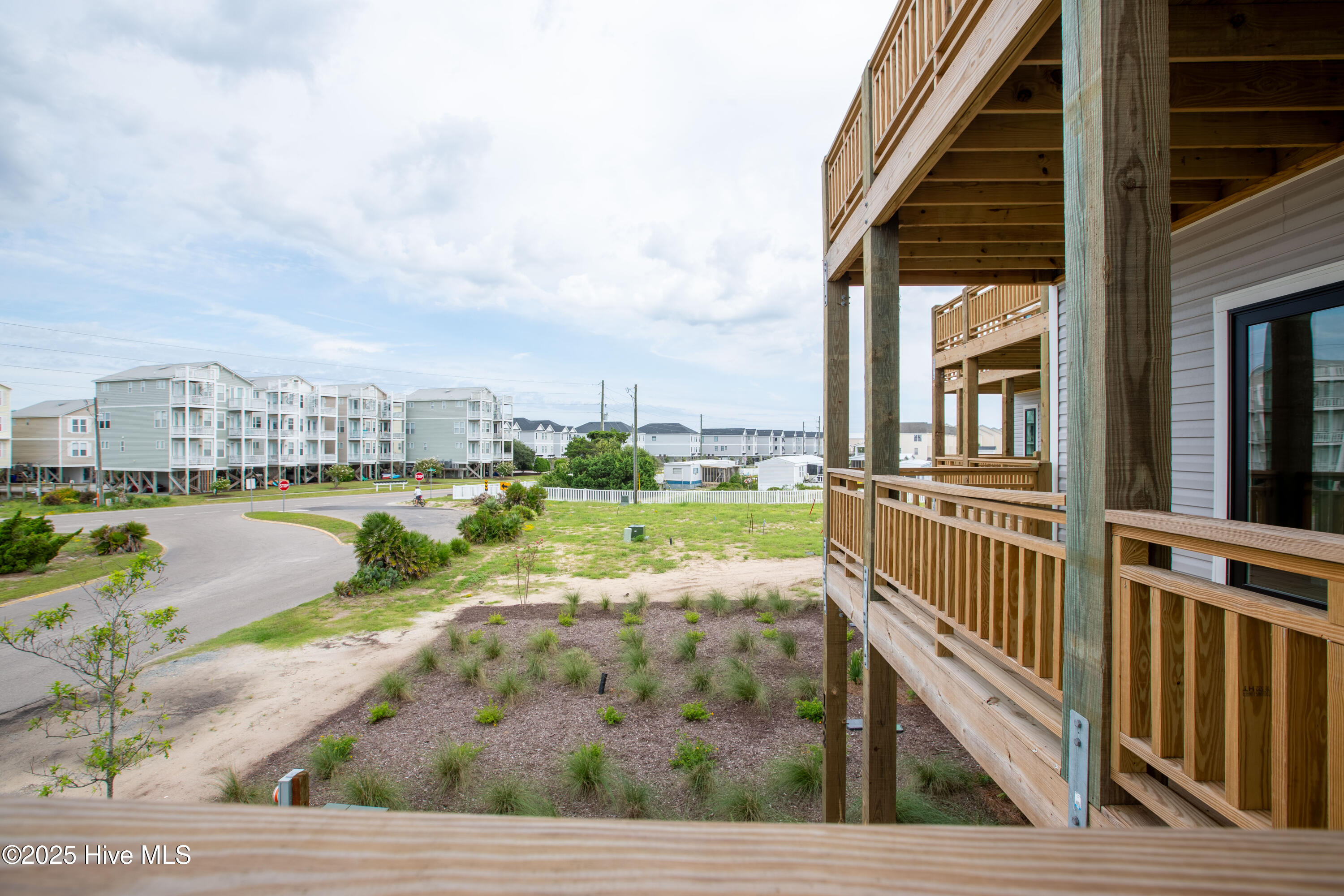 100553221 | Photo 43