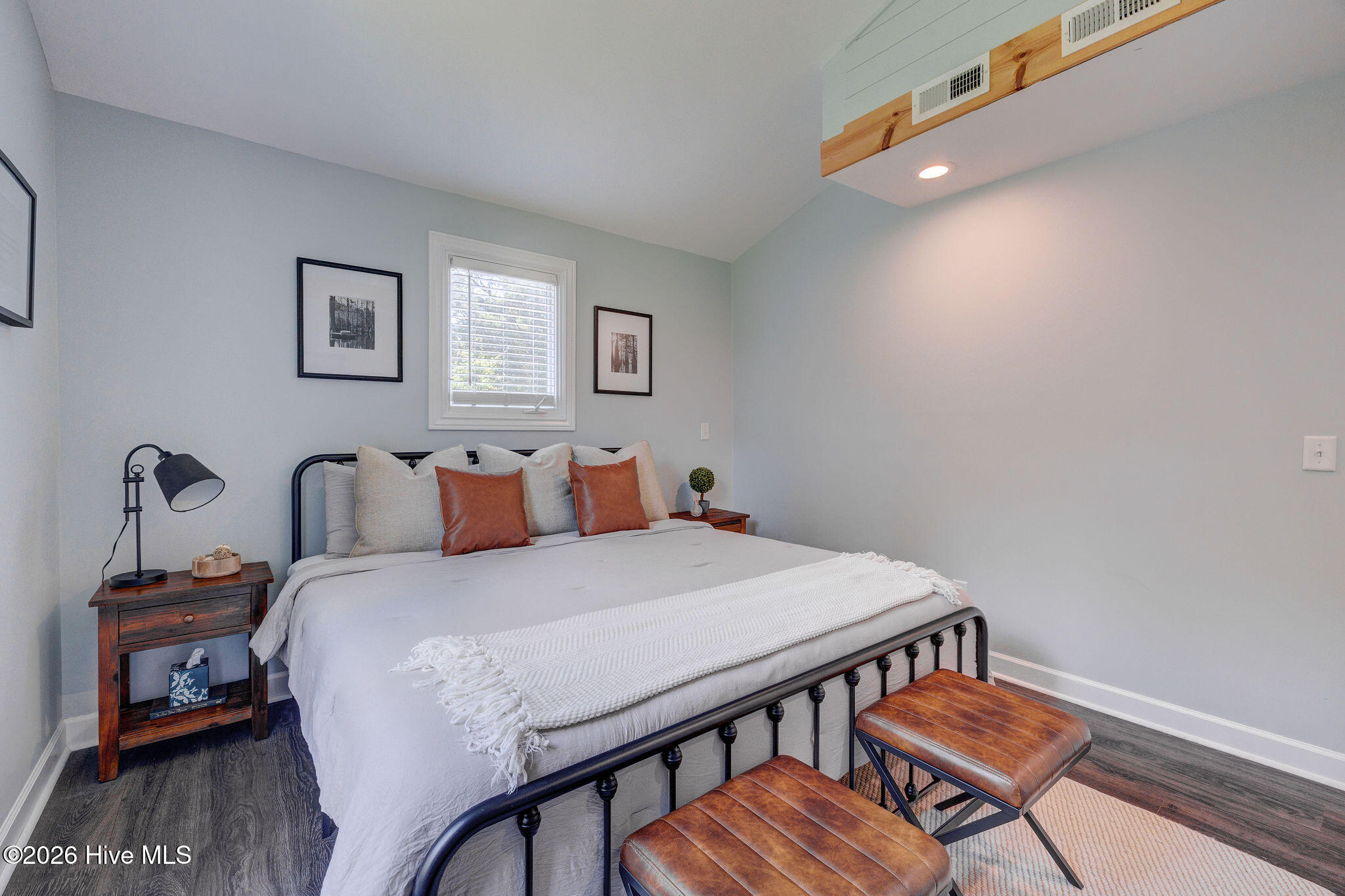 100558109 | Photo 32