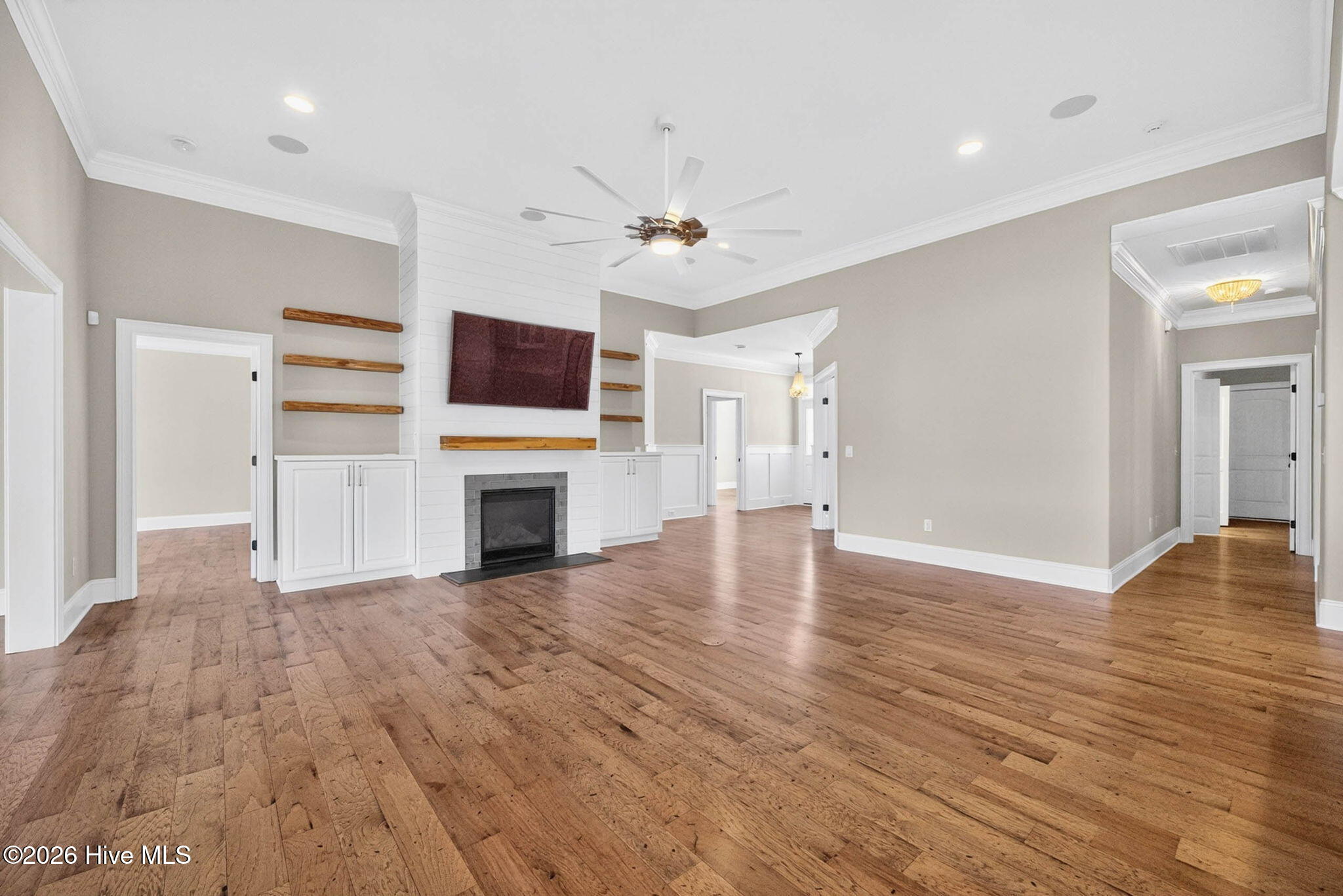 100567612 | Photo 11